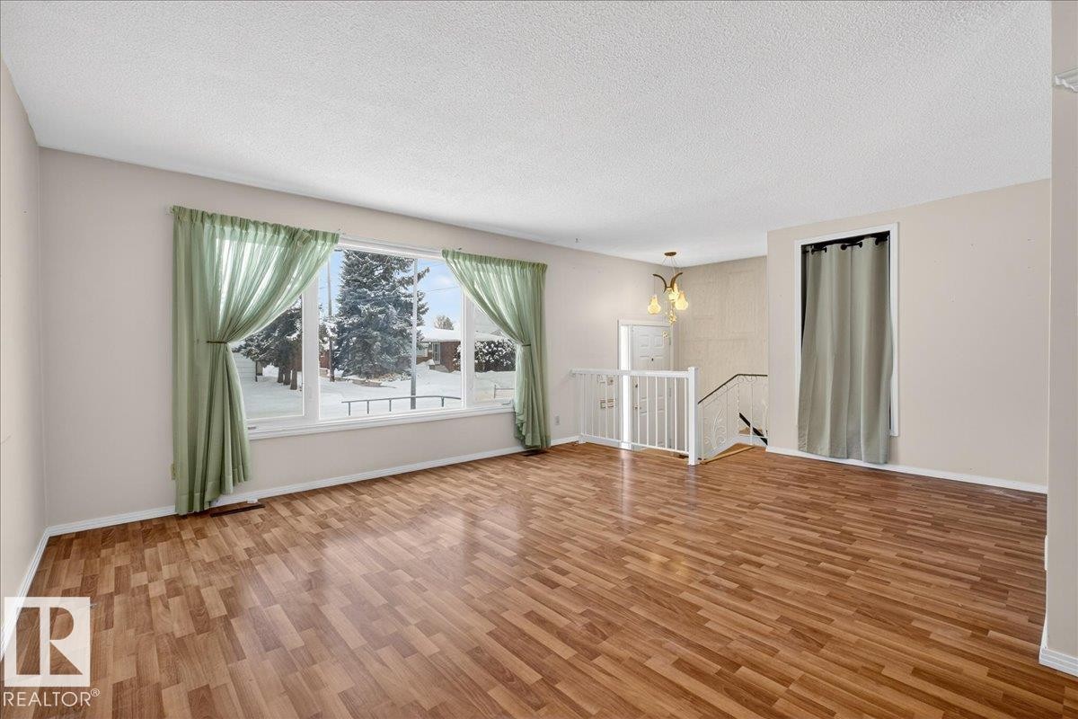 Edmonton, AB - Indoor Photo Showing Other Room