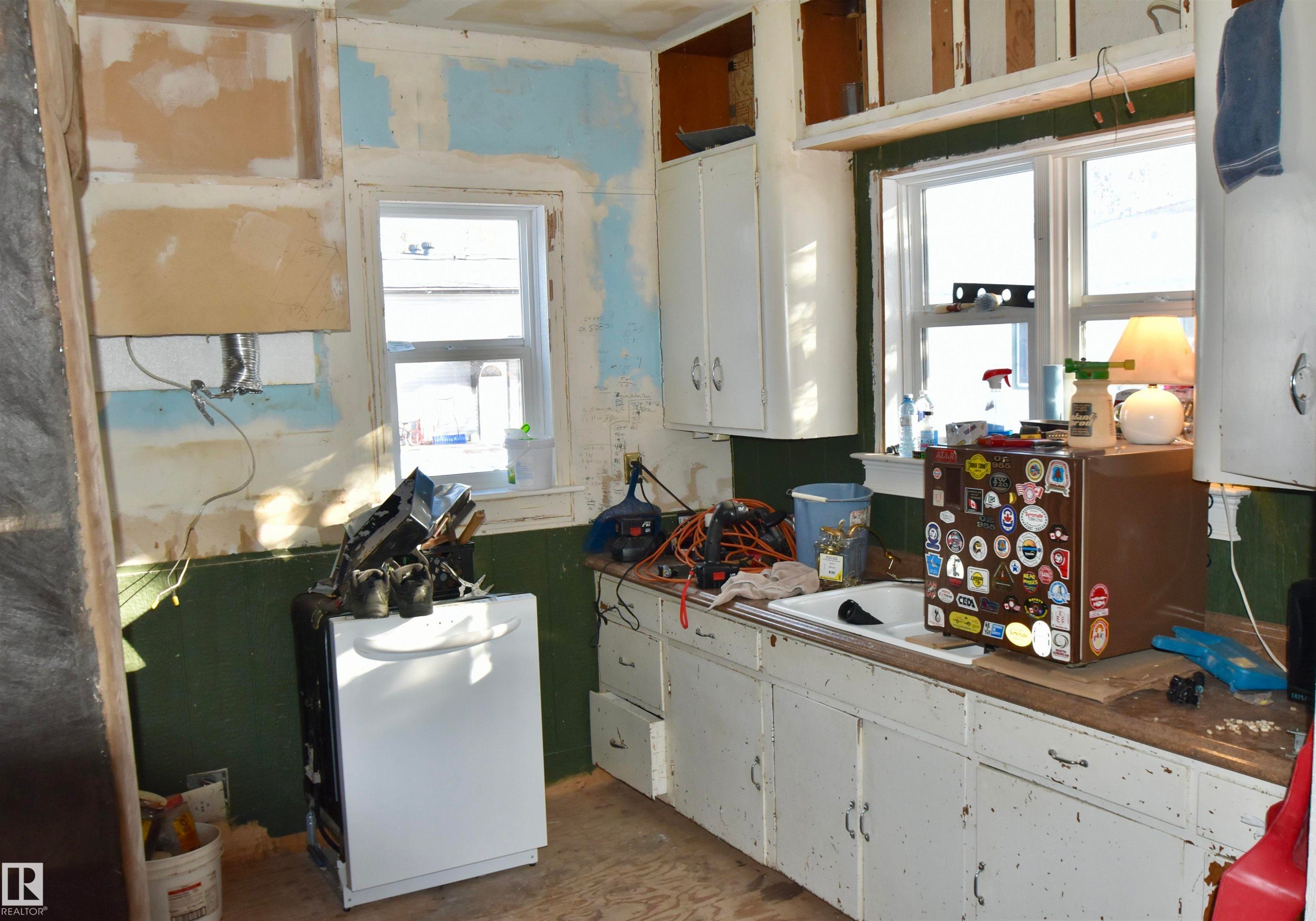 5207 Pyrogy Drive, Glendon, AB - Indoor
