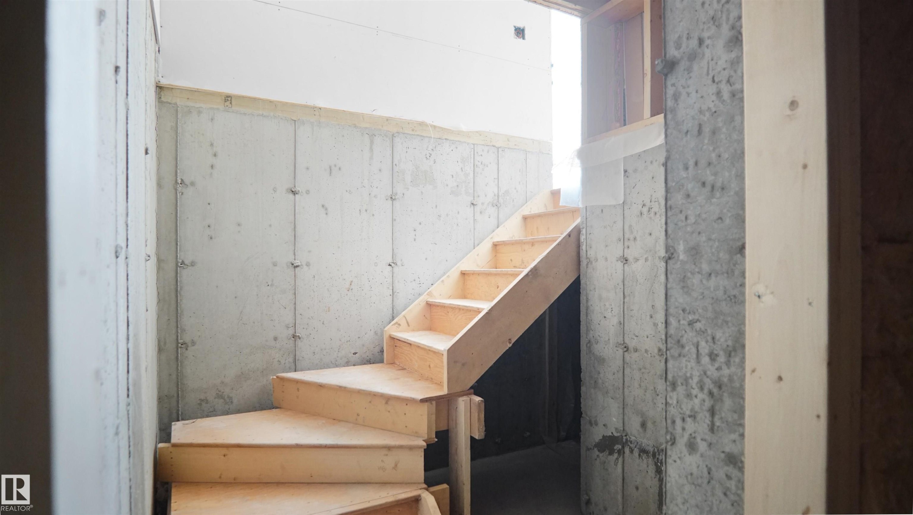 View of stairs - 807 30 Avenue, Edmonton, AB - Indoor Photo Showing Other Room