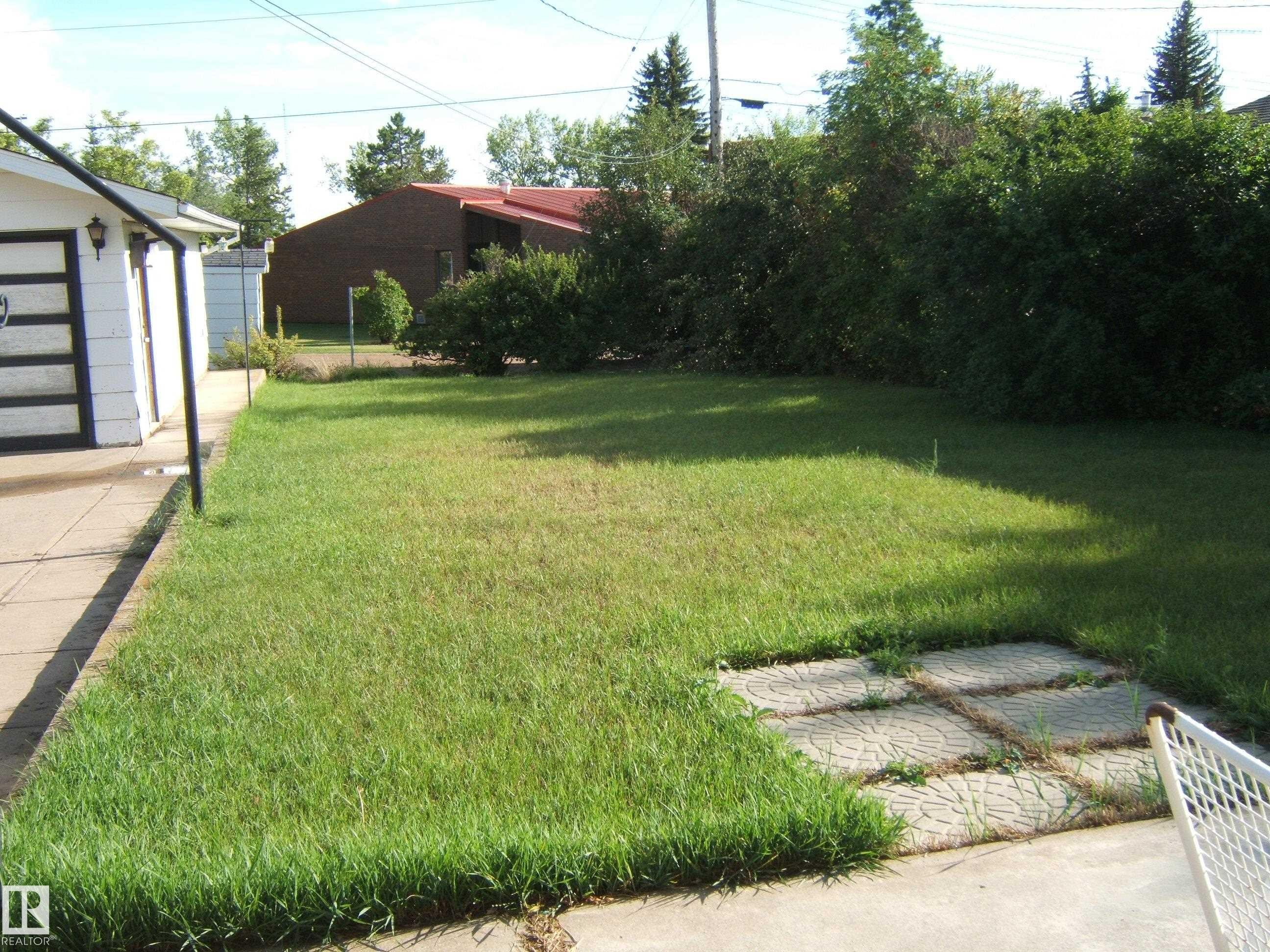 View of yard - 4807 54 Avenue, Two Hills, AB - Outdoor