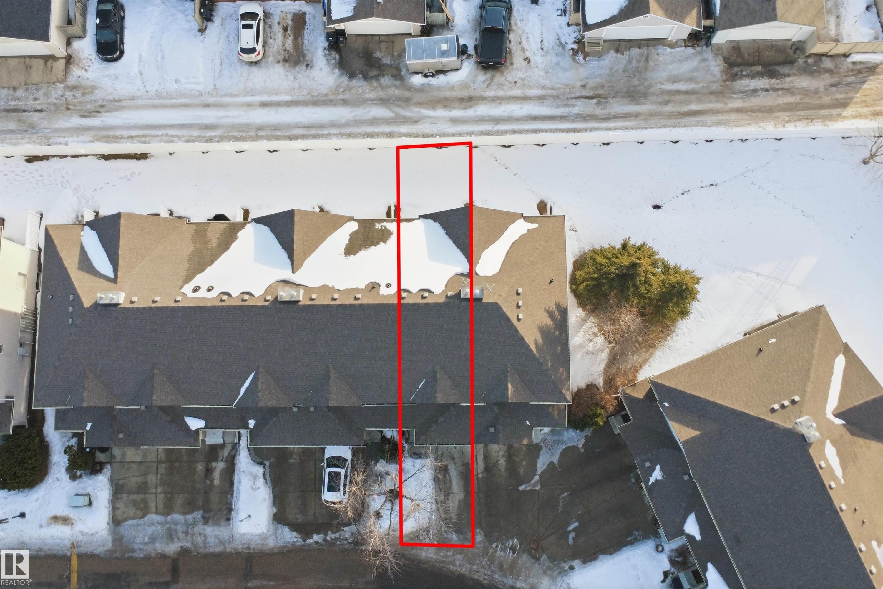 Aerial perspective of suburban area with property boundaries highlighted - 8 230 Edwards Drive, Edmonton, AB - With View