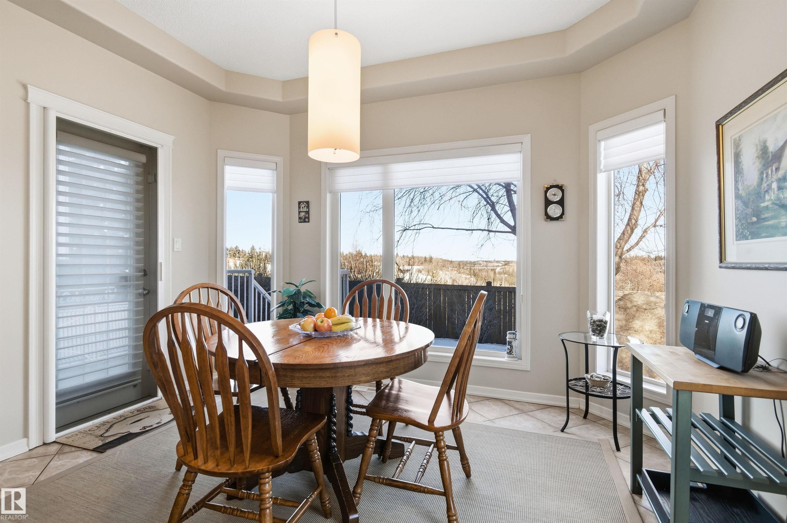 12 577 Butterworth Way, Edmonton, AB - Indoor Photo Showing Dining Room