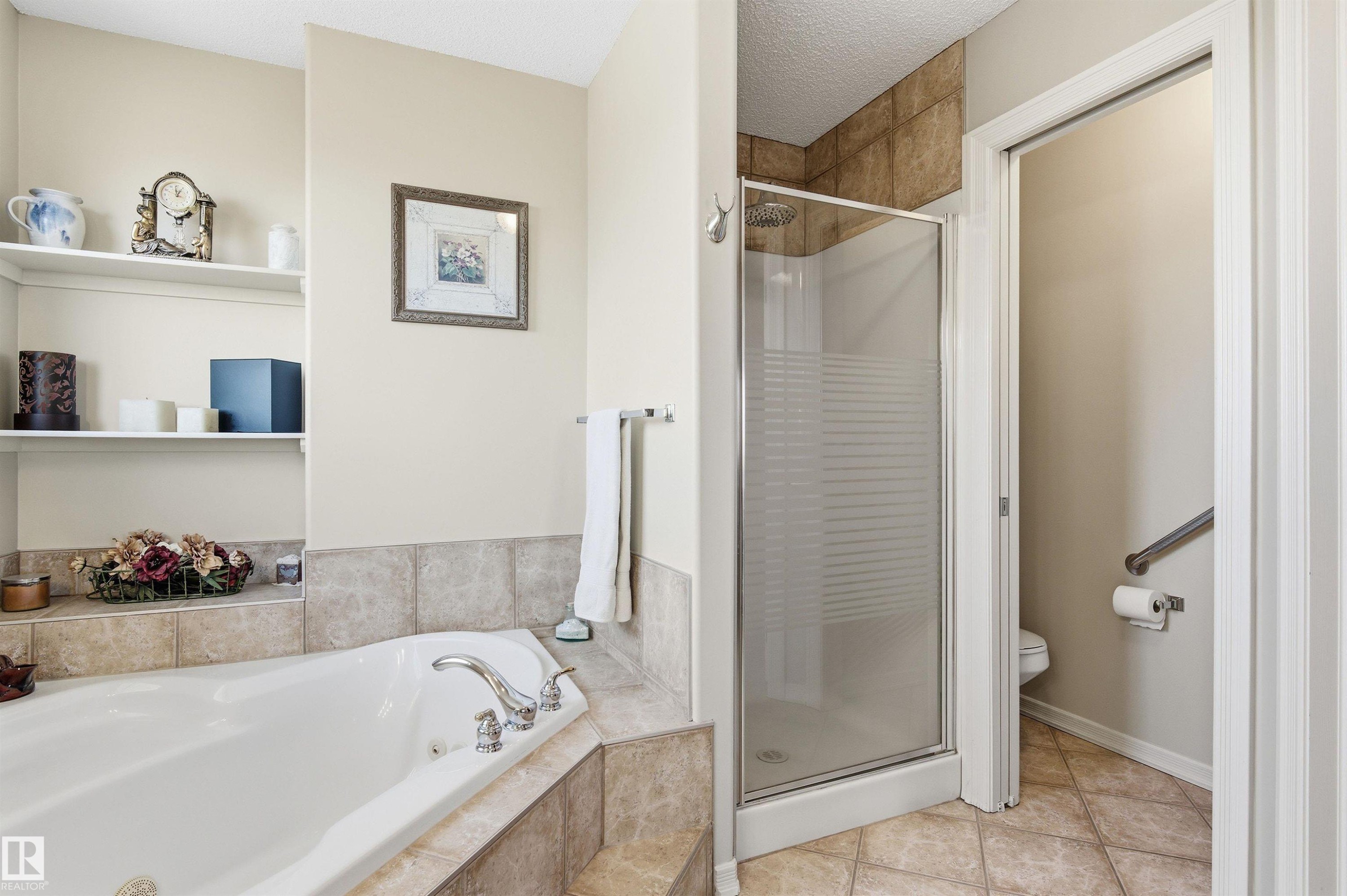 12 577 Butterworth Way, Edmonton, AB - Indoor Photo Showing Bathroom
