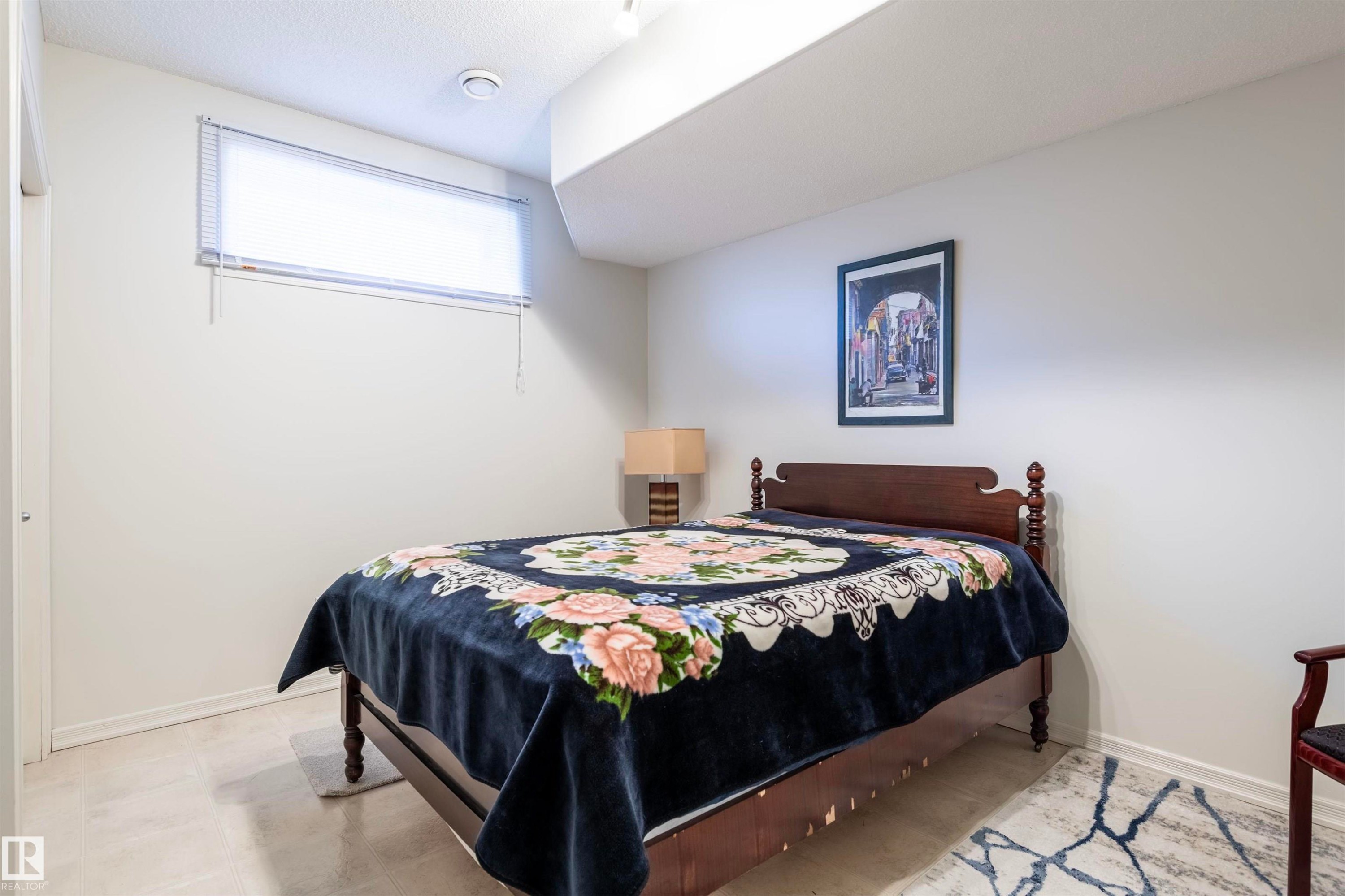 12 577 Butterworth Way, Edmonton, AB - Indoor Photo Showing Bedroom