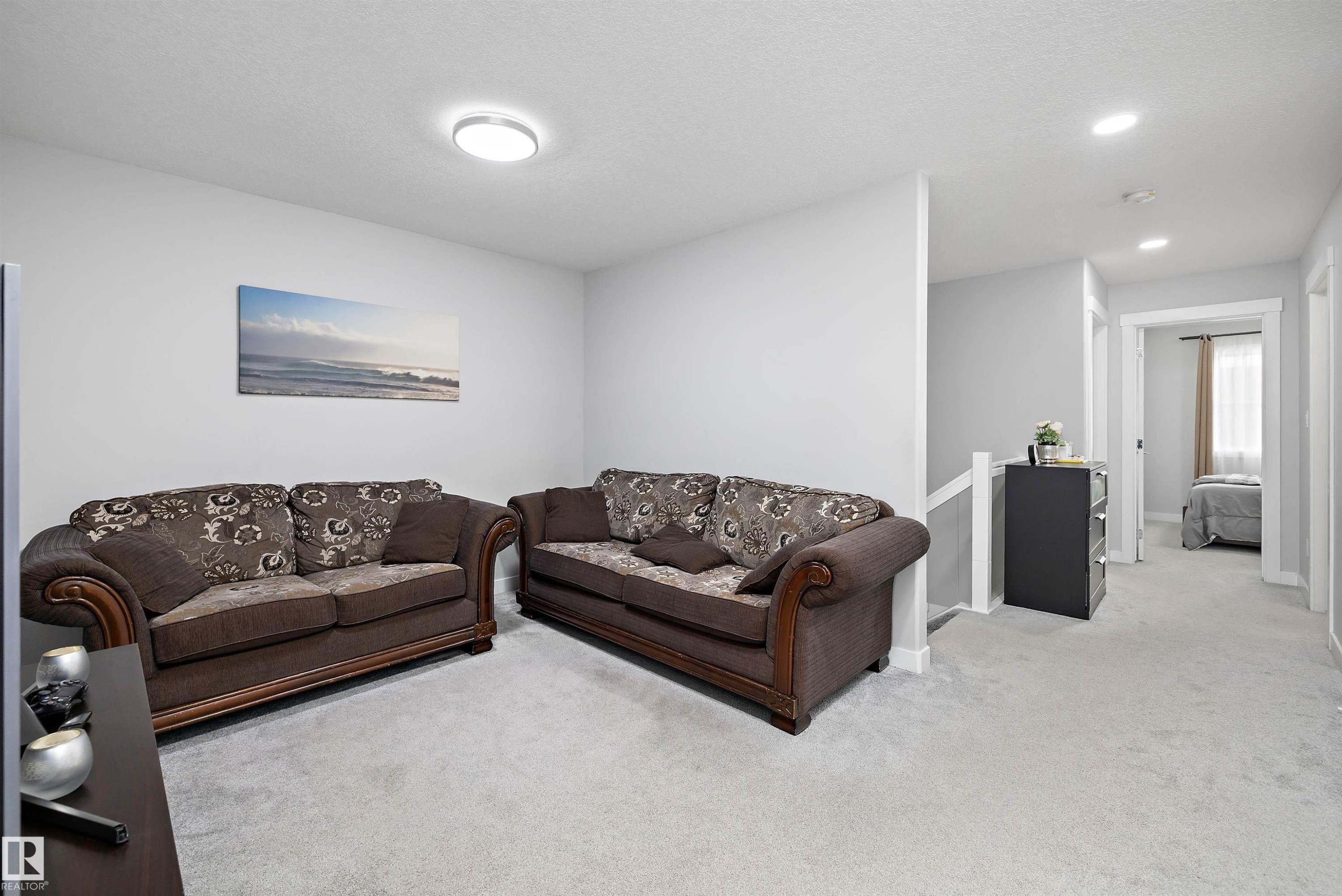 6506 167A Avenue, Edmonton, AB - Indoor Photo Showing Living Room