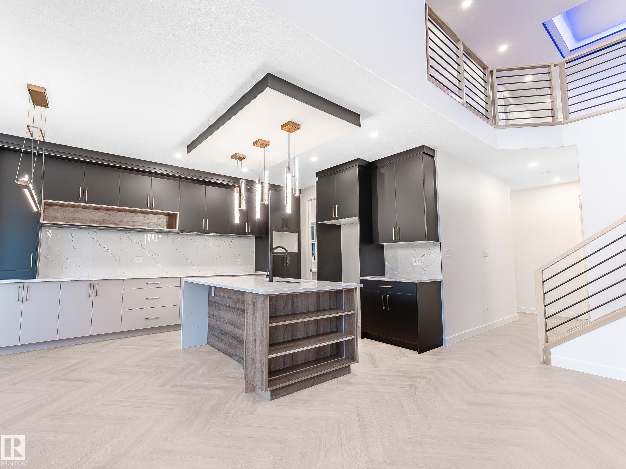 125 Lilac Close, Leduc, AB - Indoor Photo Showing Kitchen With Upgraded Kitchen