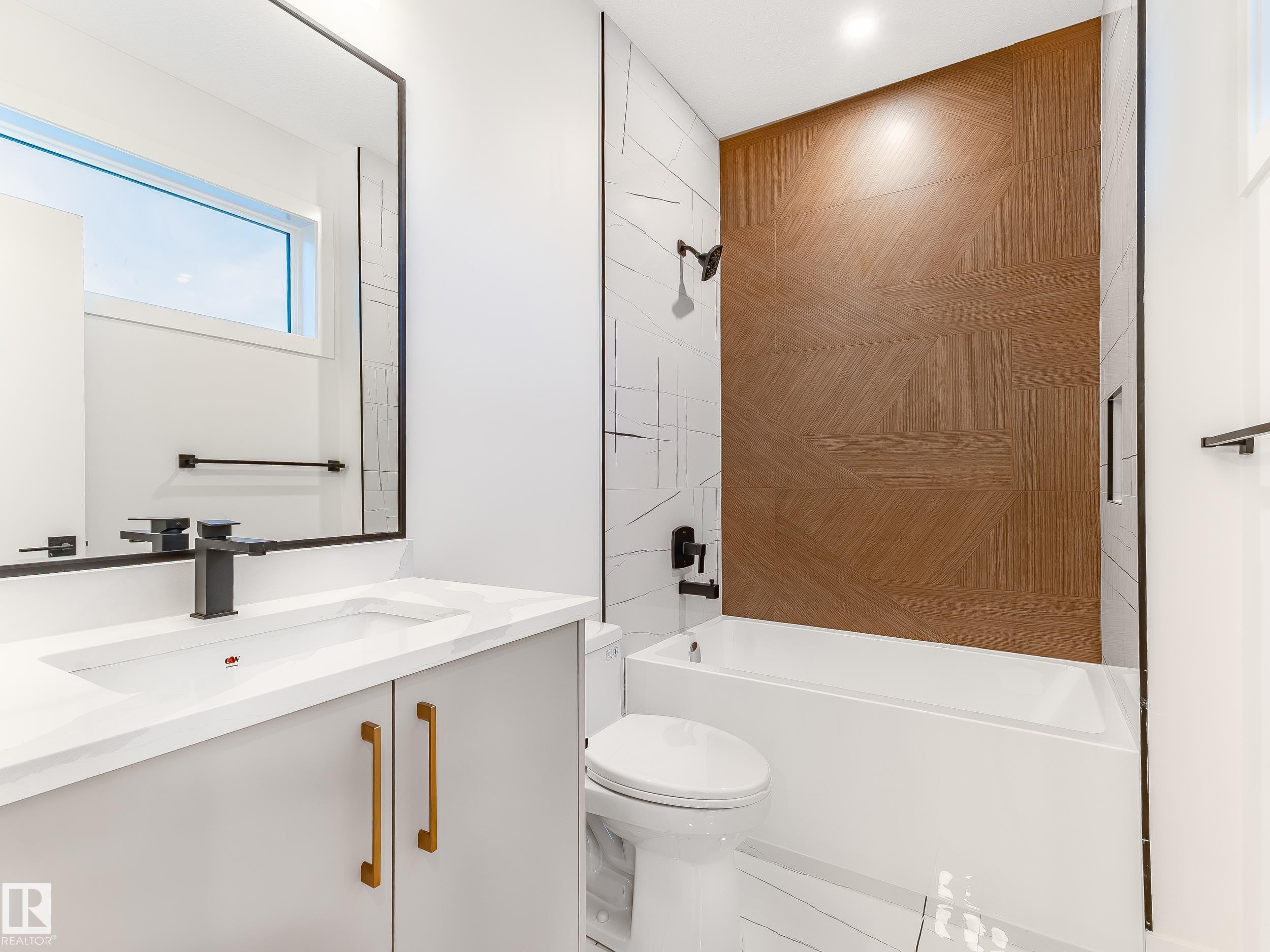 125 Lilac Close, Leduc, AB - Indoor Photo Showing Bathroom