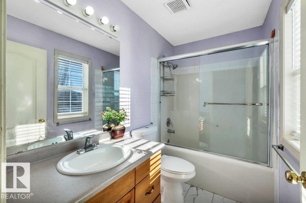 2144 37B Avenue, Edmonton, AB - Indoor Photo Showing Bathroom