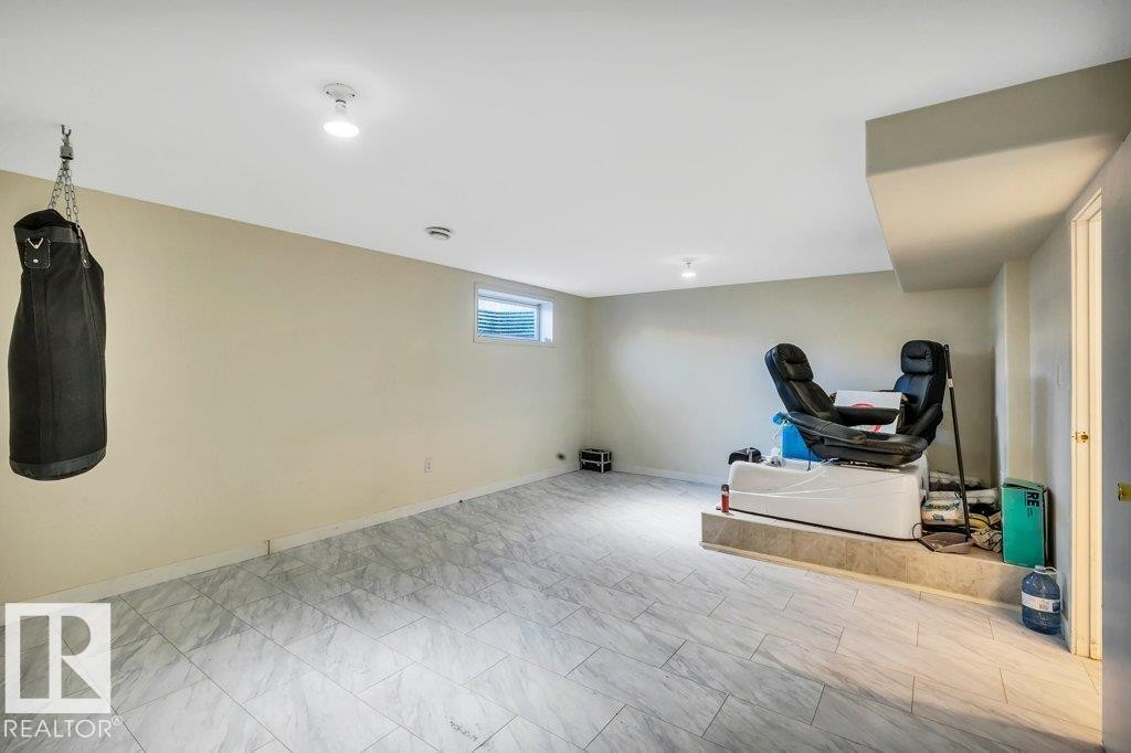 2144 37B Avenue, Edmonton, AB - Indoor