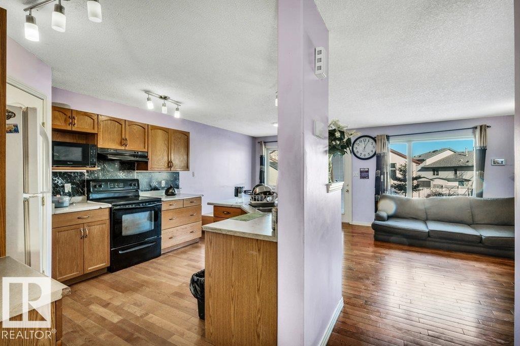 2144 37B Avenue, Edmonton, AB - Indoor Photo Showing Kitchen