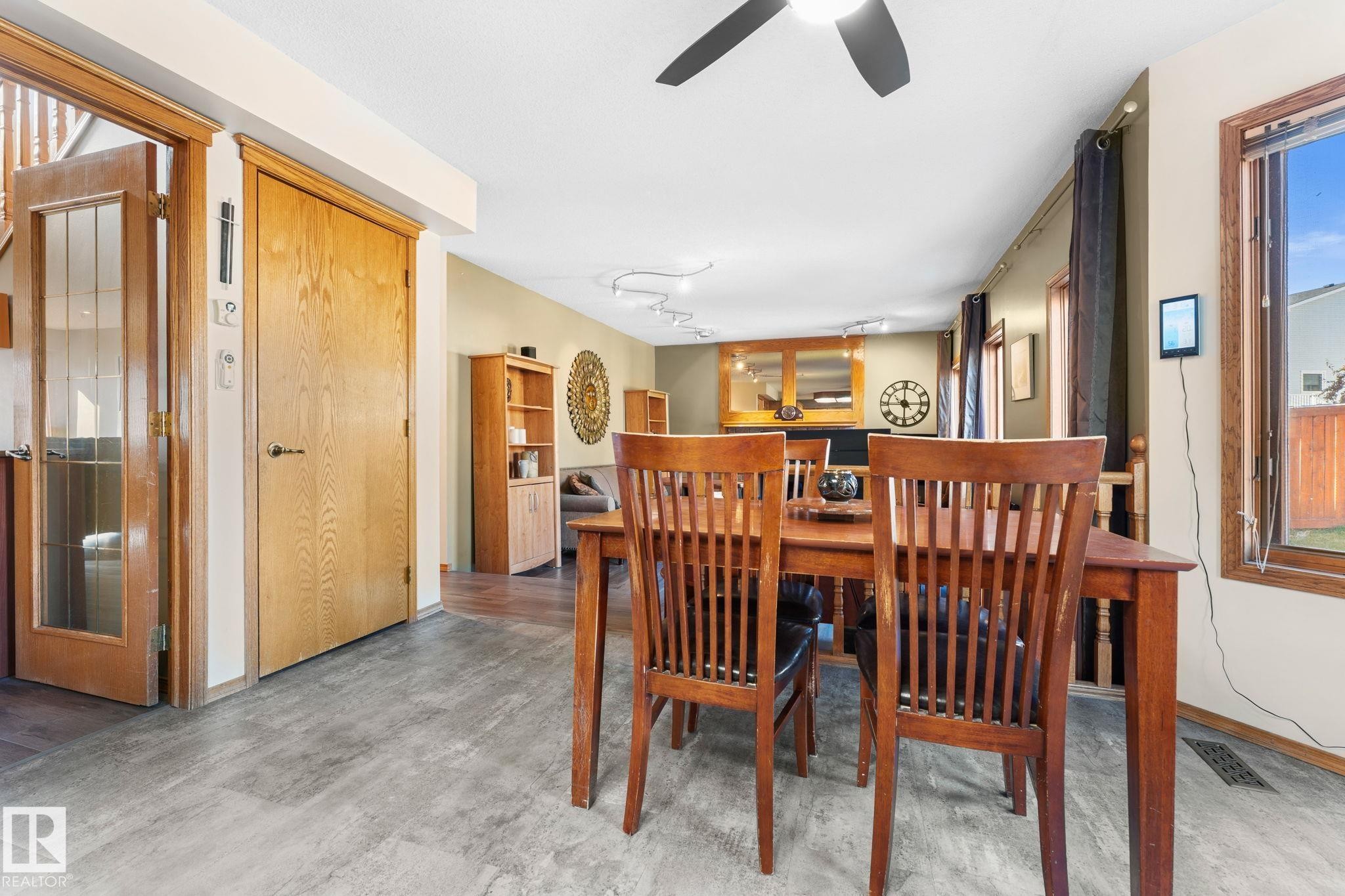 6018 156 Avenue, Edmonton, AB - Indoor Photo Showing Dining Room