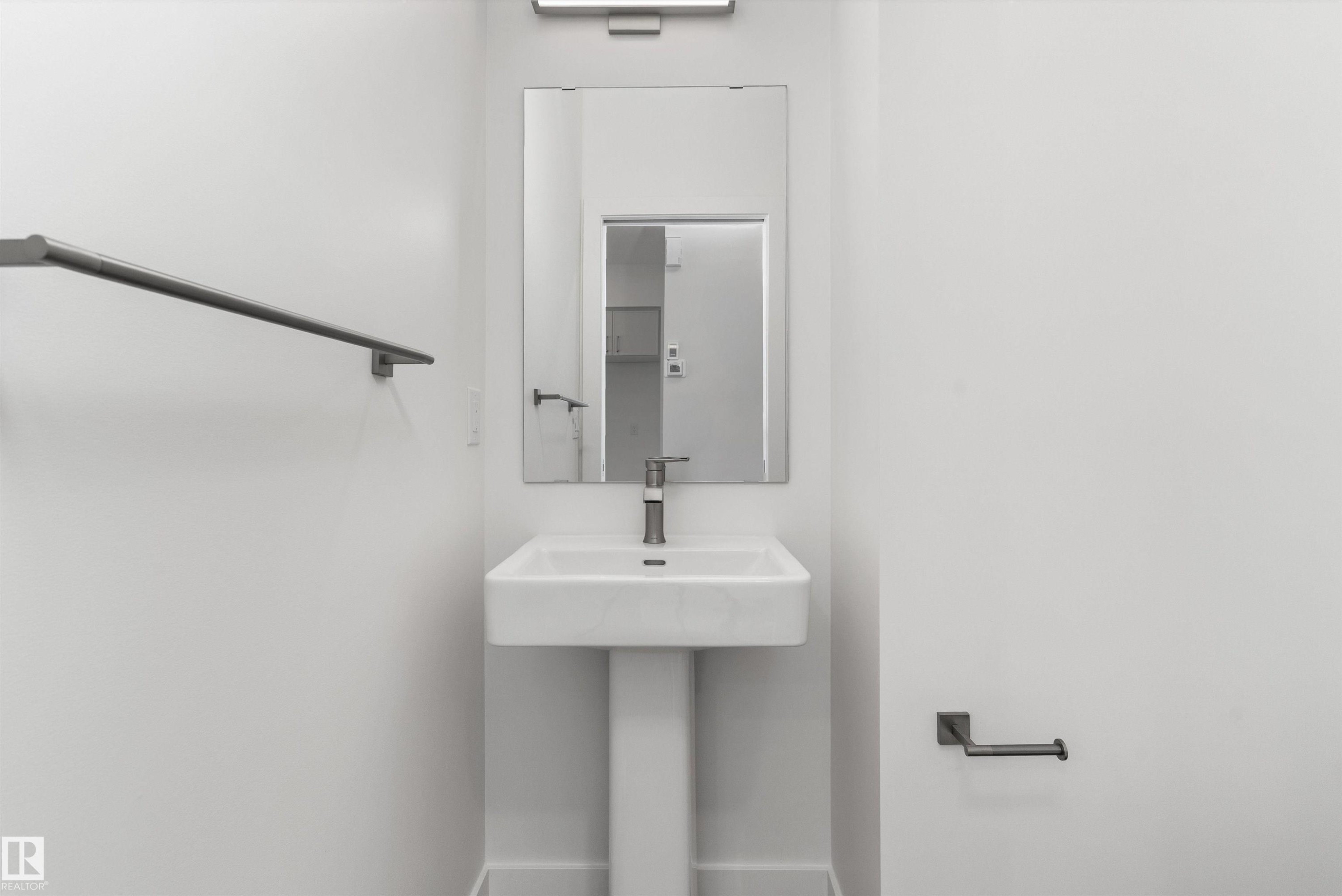 756 Astoria Way, Devon, AB - Indoor Photo Showing Bathroom