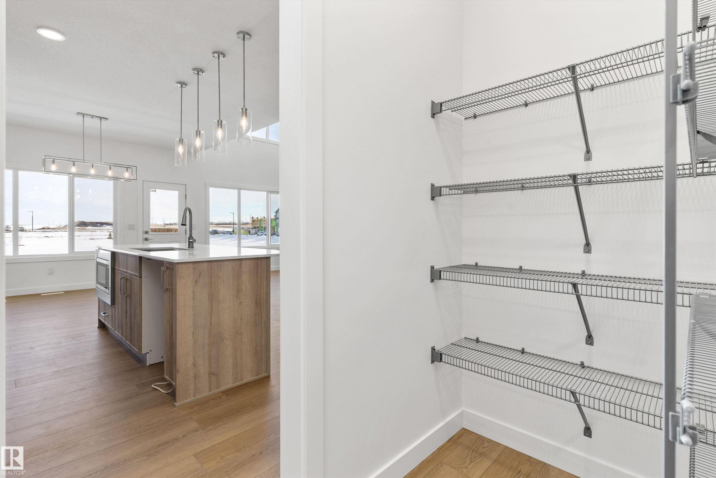 756 Astoria Way, Devon, AB - Indoor