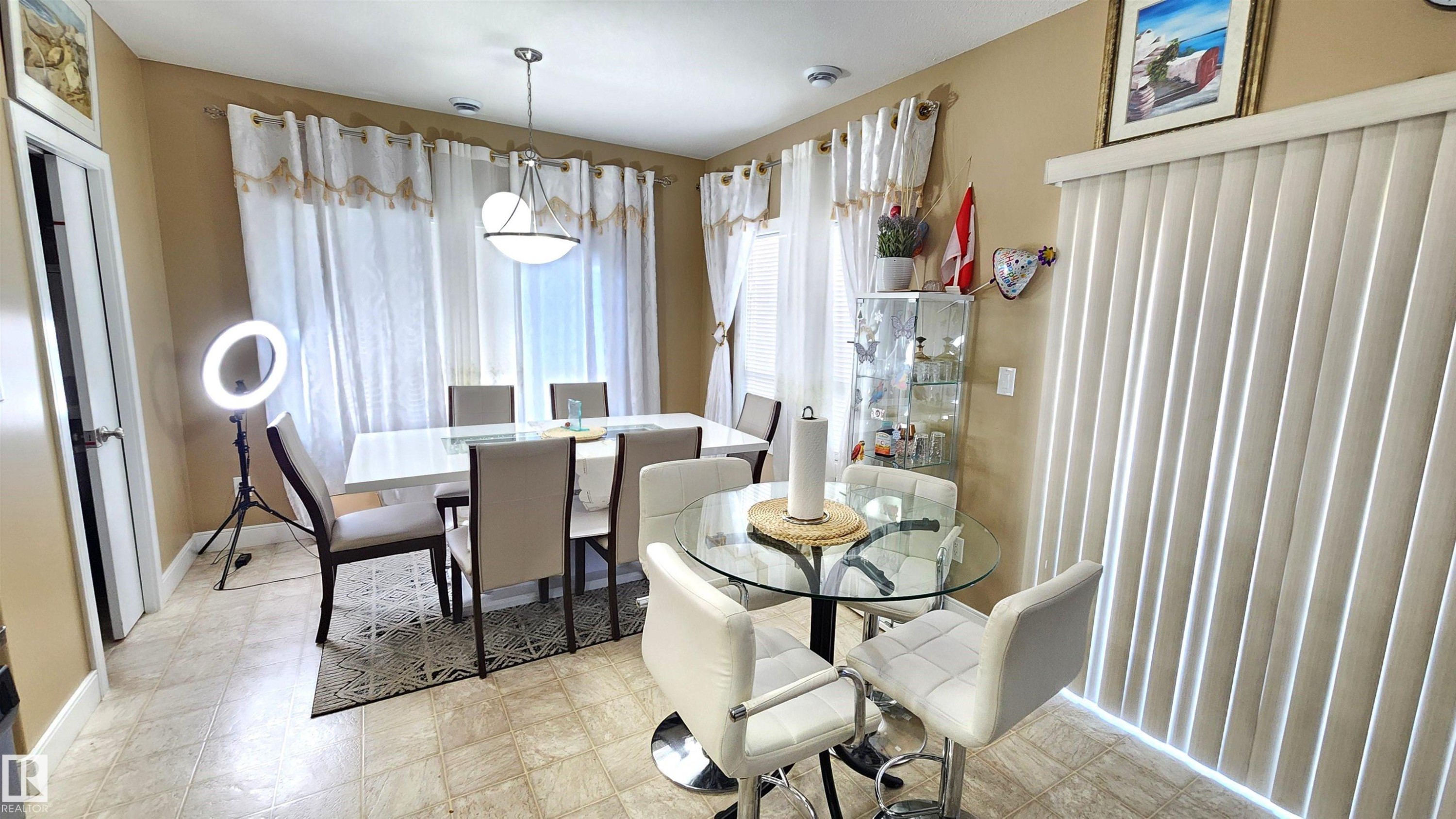 40 13003 132 Avenue, Edmonton, AB - Indoor Photo Showing Dining Room