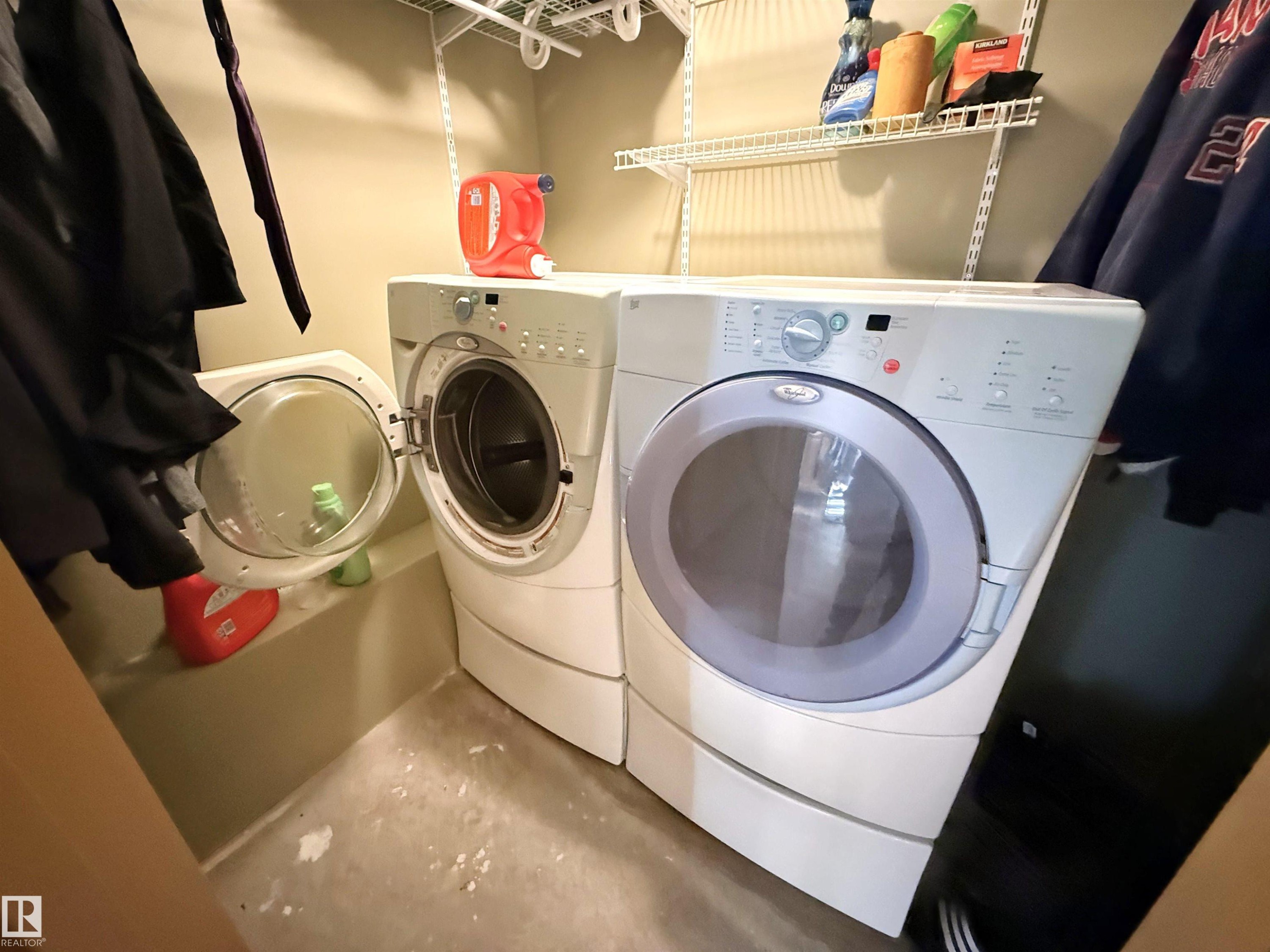 28 52327 Rge Road 20, Rural Parkland County, AB - Indoor Photo Showing Laundry Room