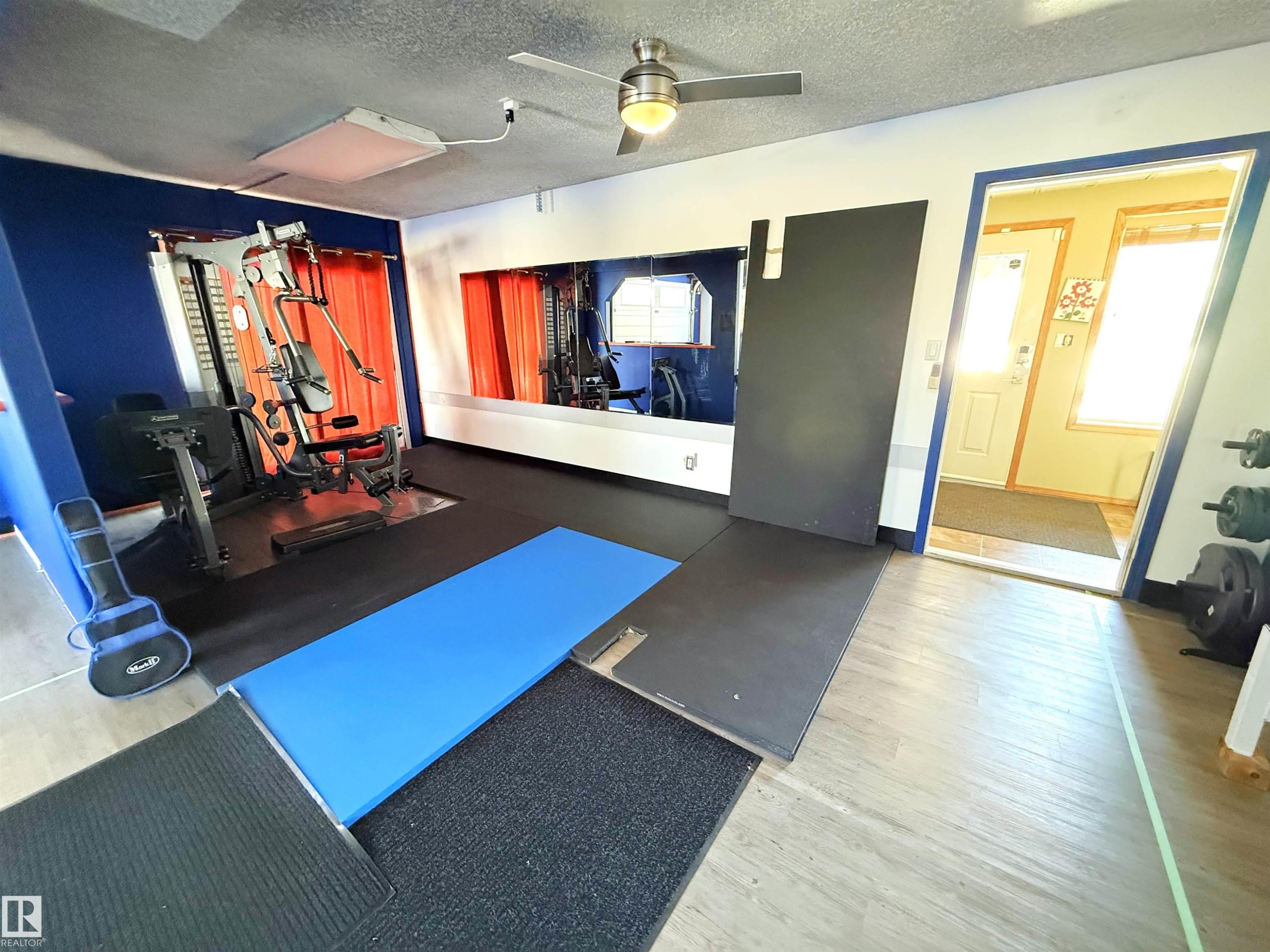 28 52327 Rge Road 20, Rural Parkland County, AB - Indoor Photo Showing Gym Room