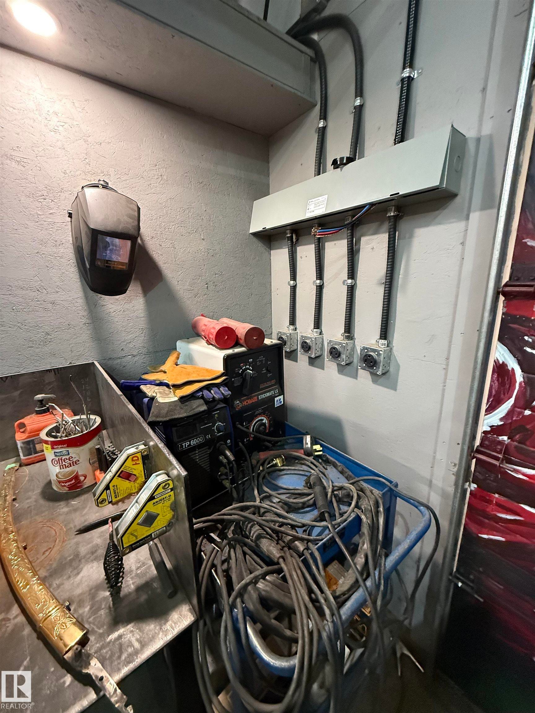 28 52327 Rge Road 20, Rural Parkland County, AB - Indoor Photo Showing Other Room