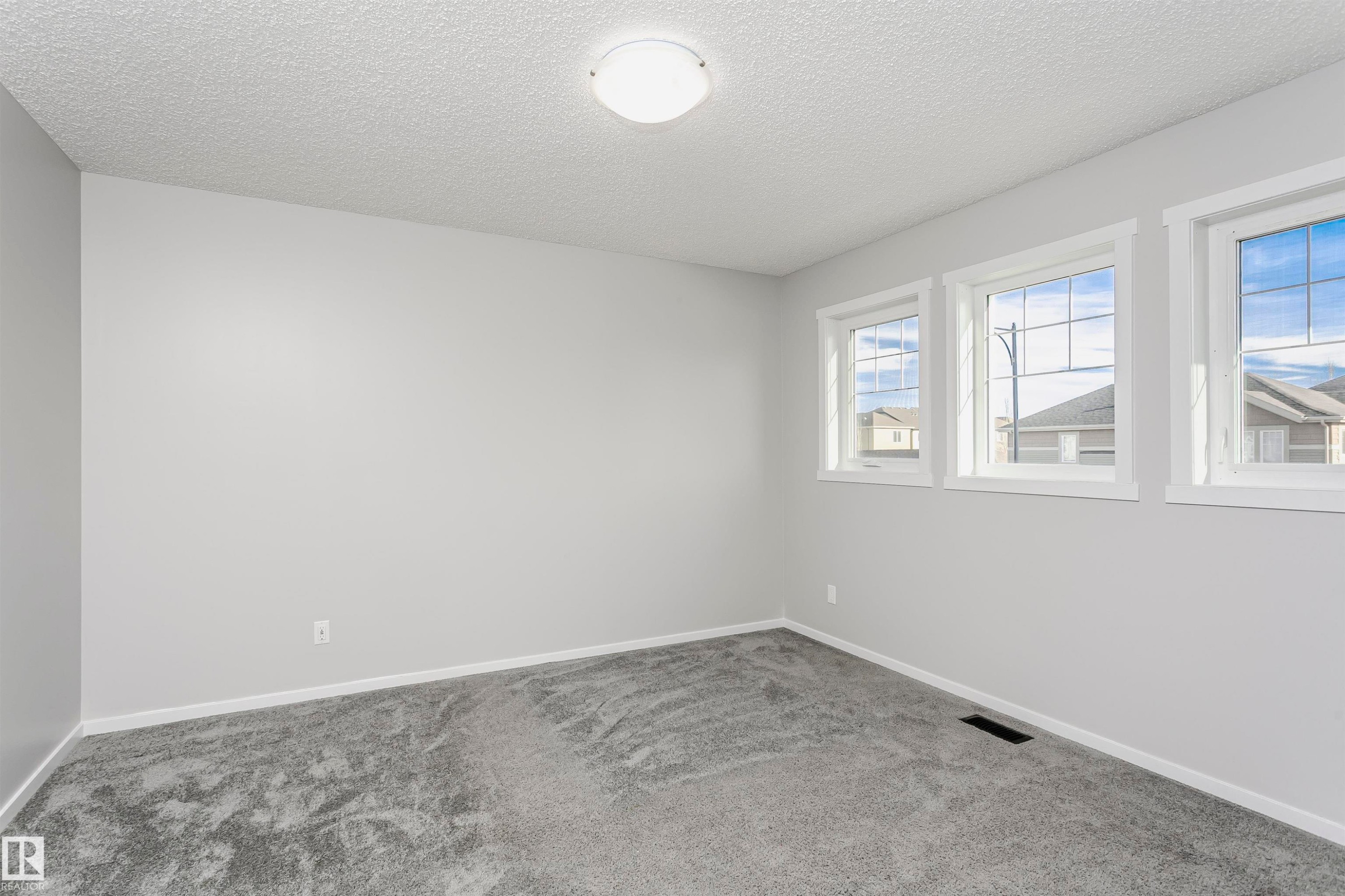 291 Edgemont Road, Edmonton, AB - Indoor Photo Showing Other Room