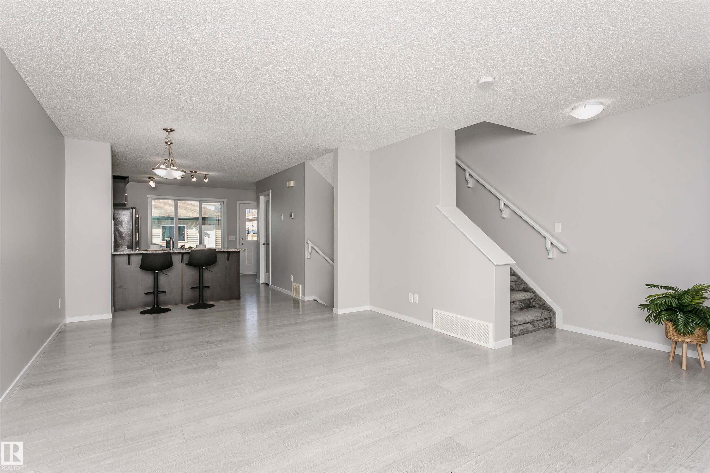 291 Edgemont Road, Edmonton, AB - Indoor