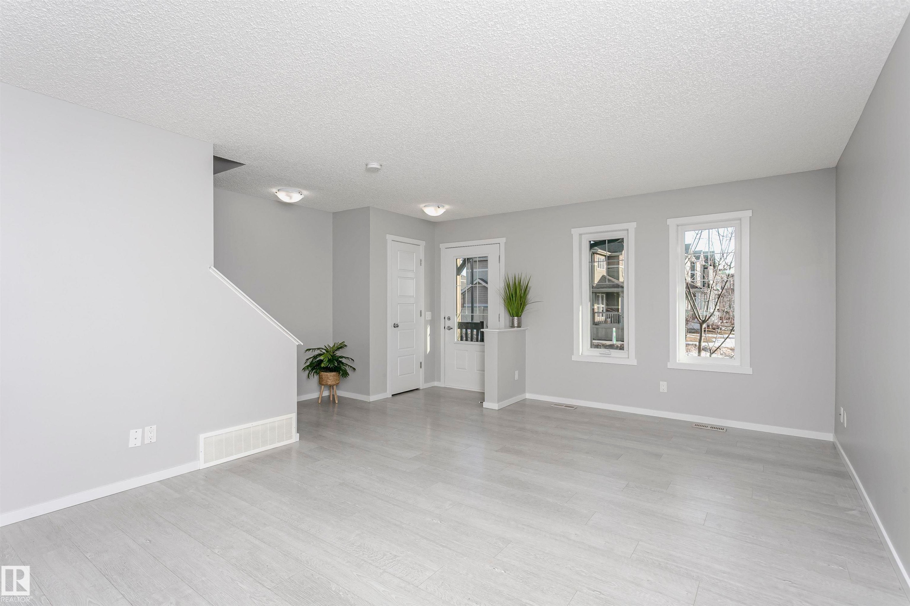 291 Edgemont Road, Edmonton, AB - Indoor Photo Showing Other Room