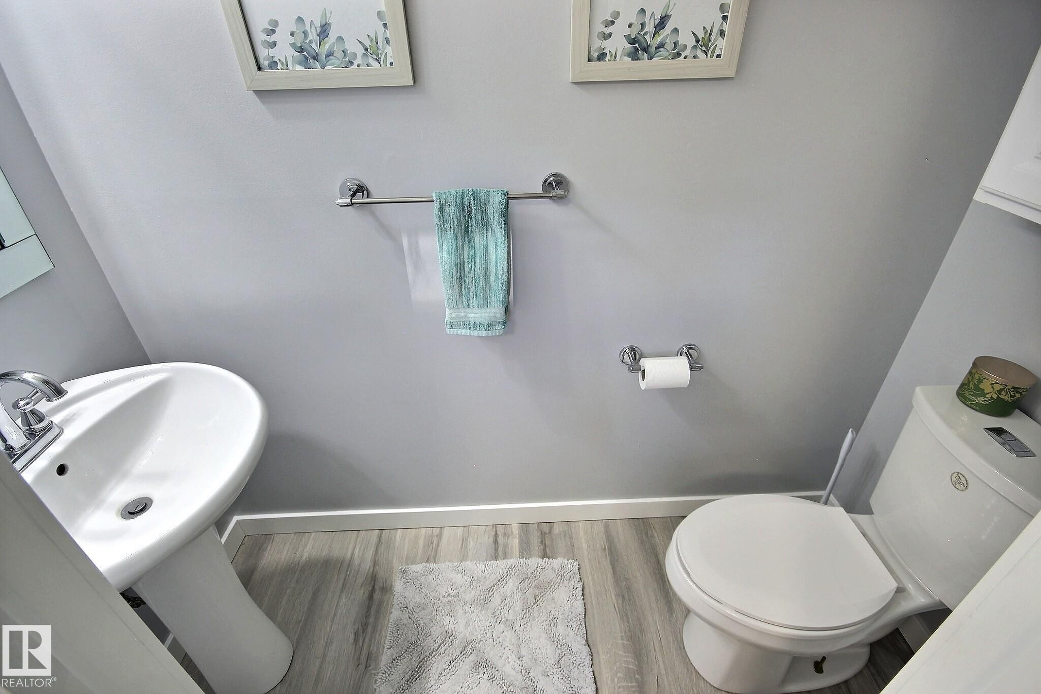 3519 16A Avenue, Edmonton, AB - Indoor Photo Showing Bathroom