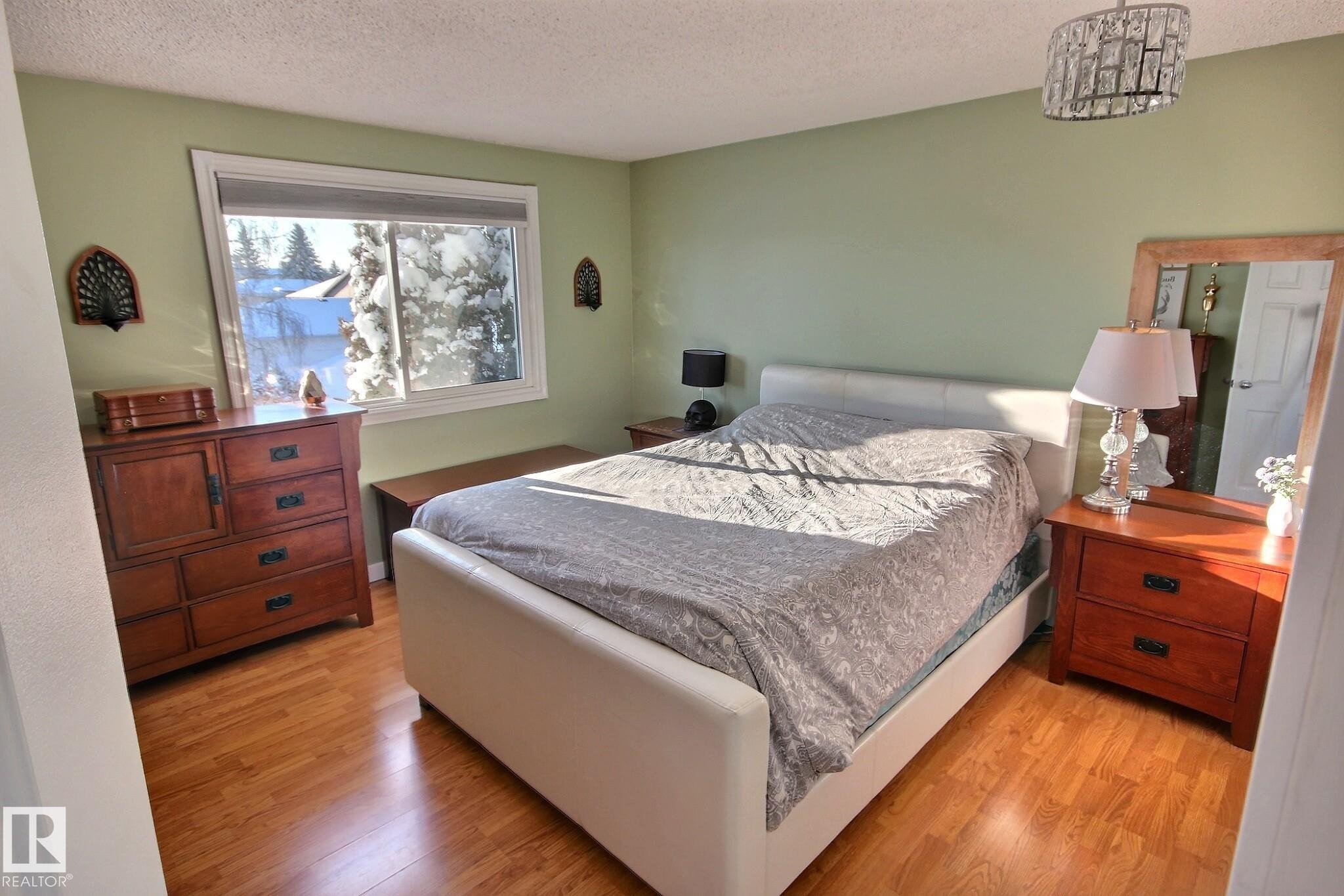 3519 16A Avenue, Edmonton, AB - Indoor Photo Showing Bedroom