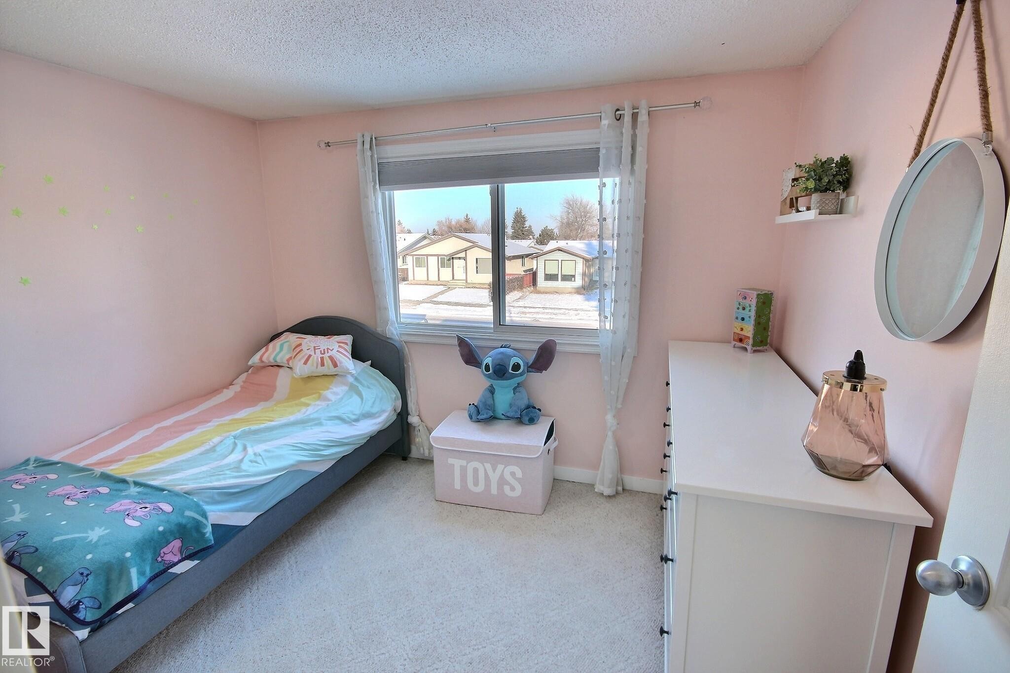3519 16A Avenue, Edmonton, AB - Indoor Photo Showing Bedroom