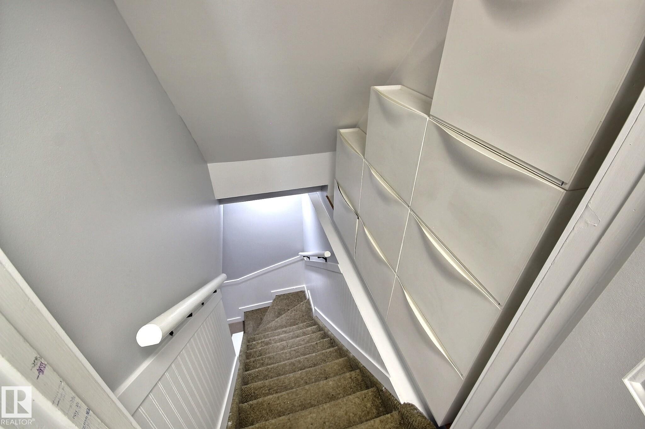 3519 16A Avenue, Edmonton, AB - Indoor Photo Showing Other Room