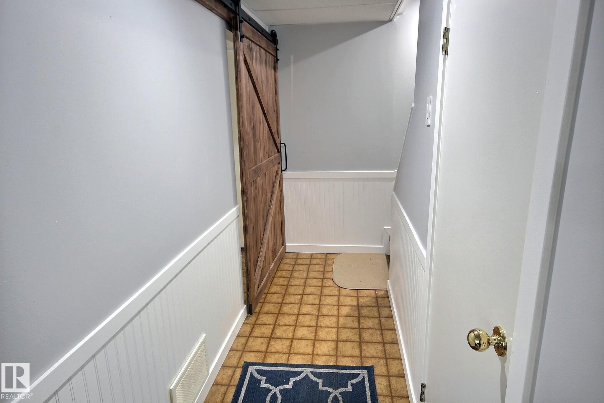 3519 16A Avenue, Edmonton, AB - Indoor Photo Showing Other Room