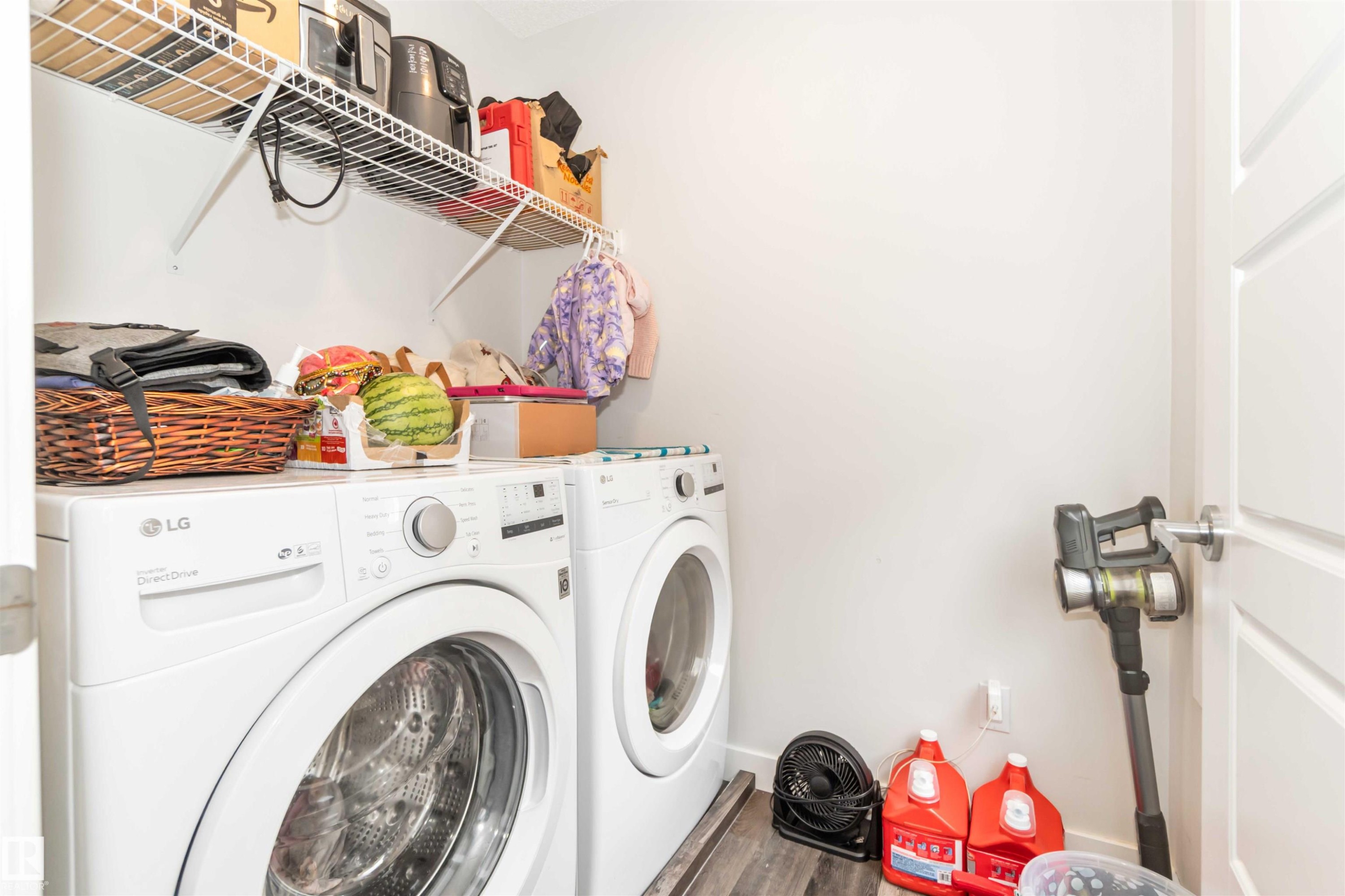 3 3305 Orchards Link Sw, Edmonton, AB - Indoor Photo Showing Laundry Room