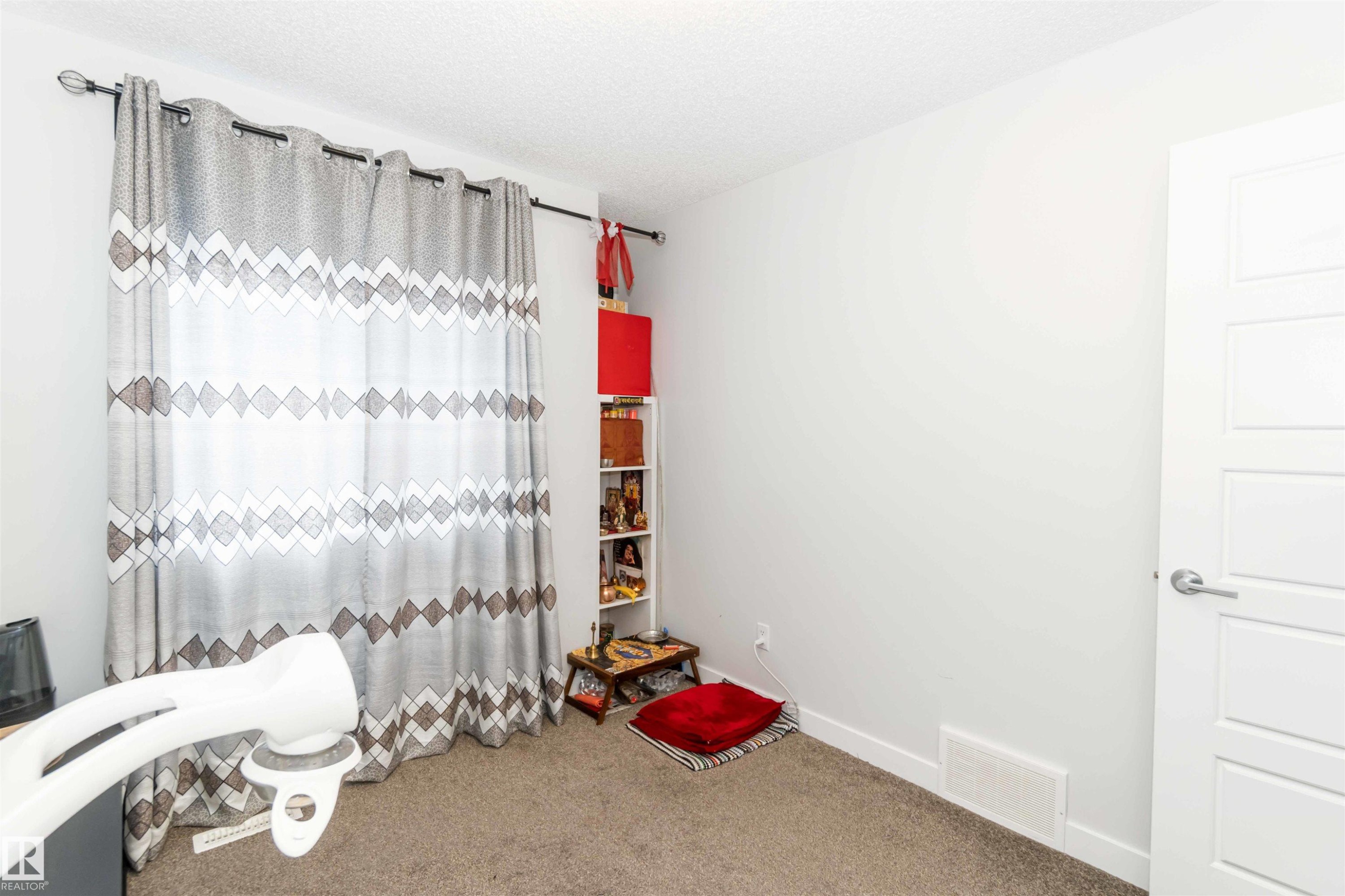 3 3305 Orchards Link Sw, Edmonton, AB - Indoor Photo Showing Bathroom