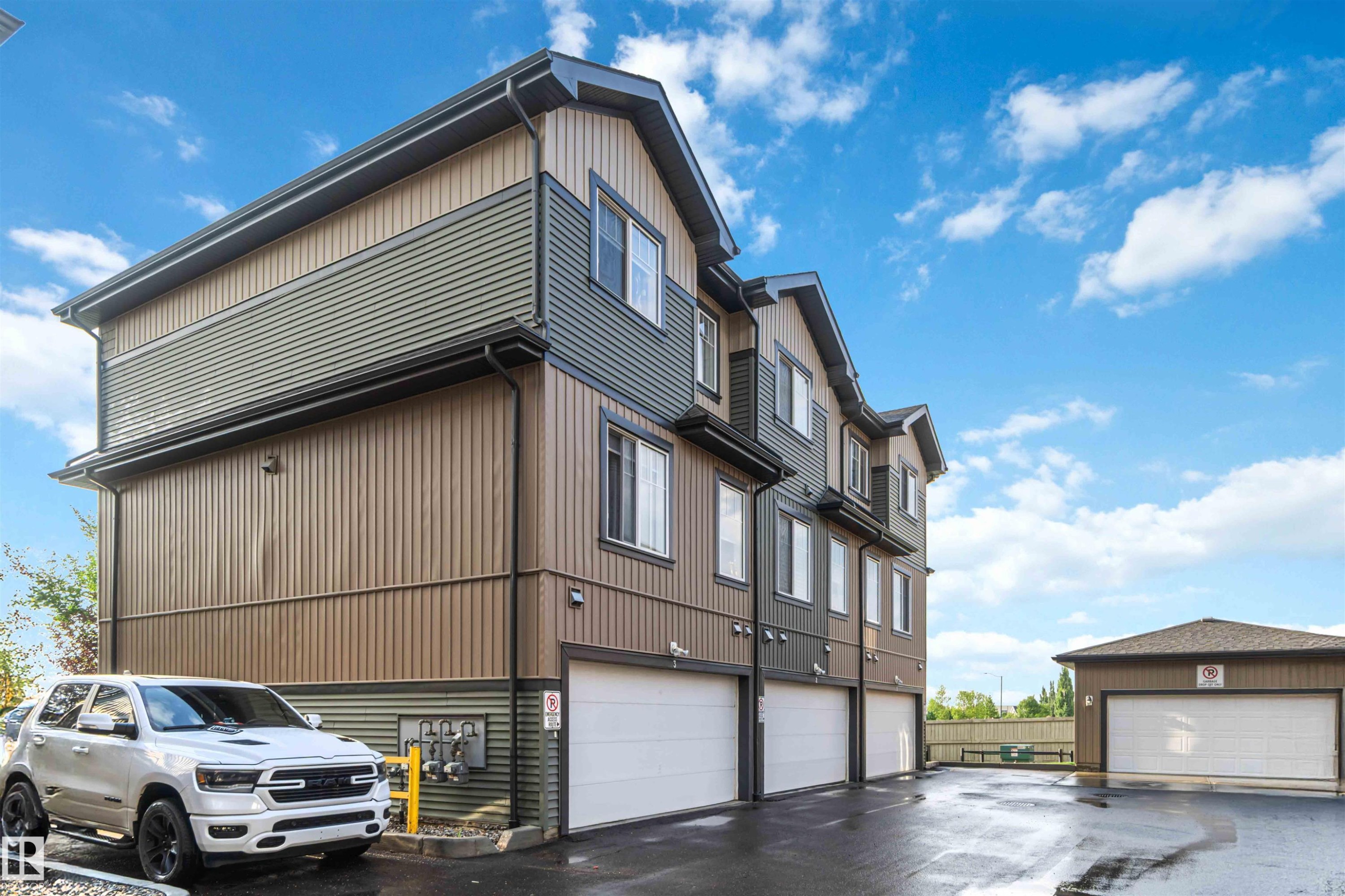 3 3305 Orchards Link Sw, Edmonton, AB - Outdoor