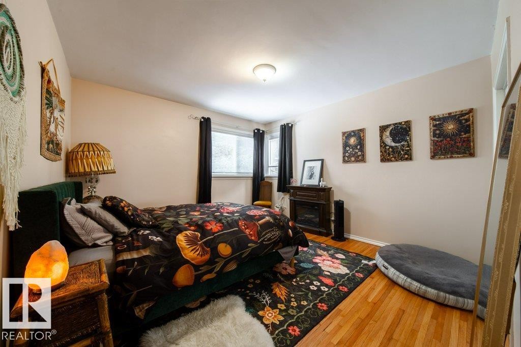 11235 Groat Road, Edmonton, AB - Indoor Photo Showing Bedroom