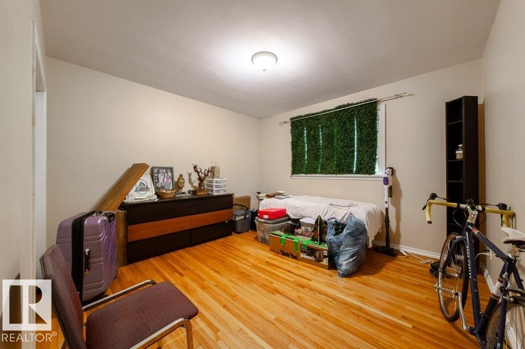 11235 Groat Road, Edmonton, AB - Indoor Photo Showing Bedroom