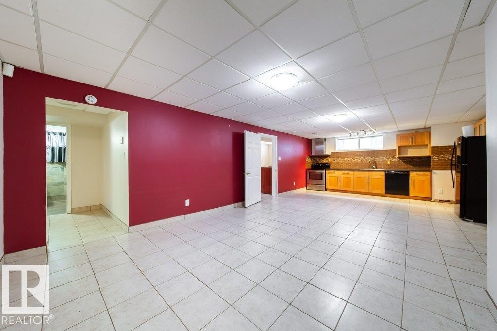 11235 Groat Road, Edmonton, AB - Indoor Photo Showing Other Room
