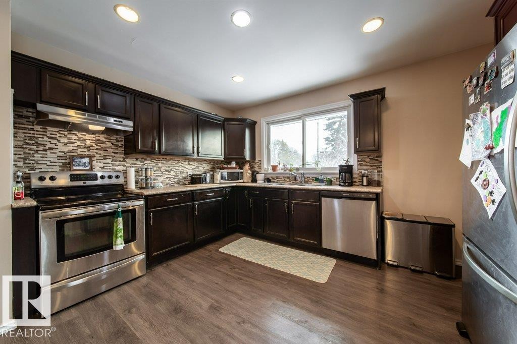 11235 Groat Road, Edmonton, AB - Indoor Photo Showing Kitchen With Upgraded Kitchen