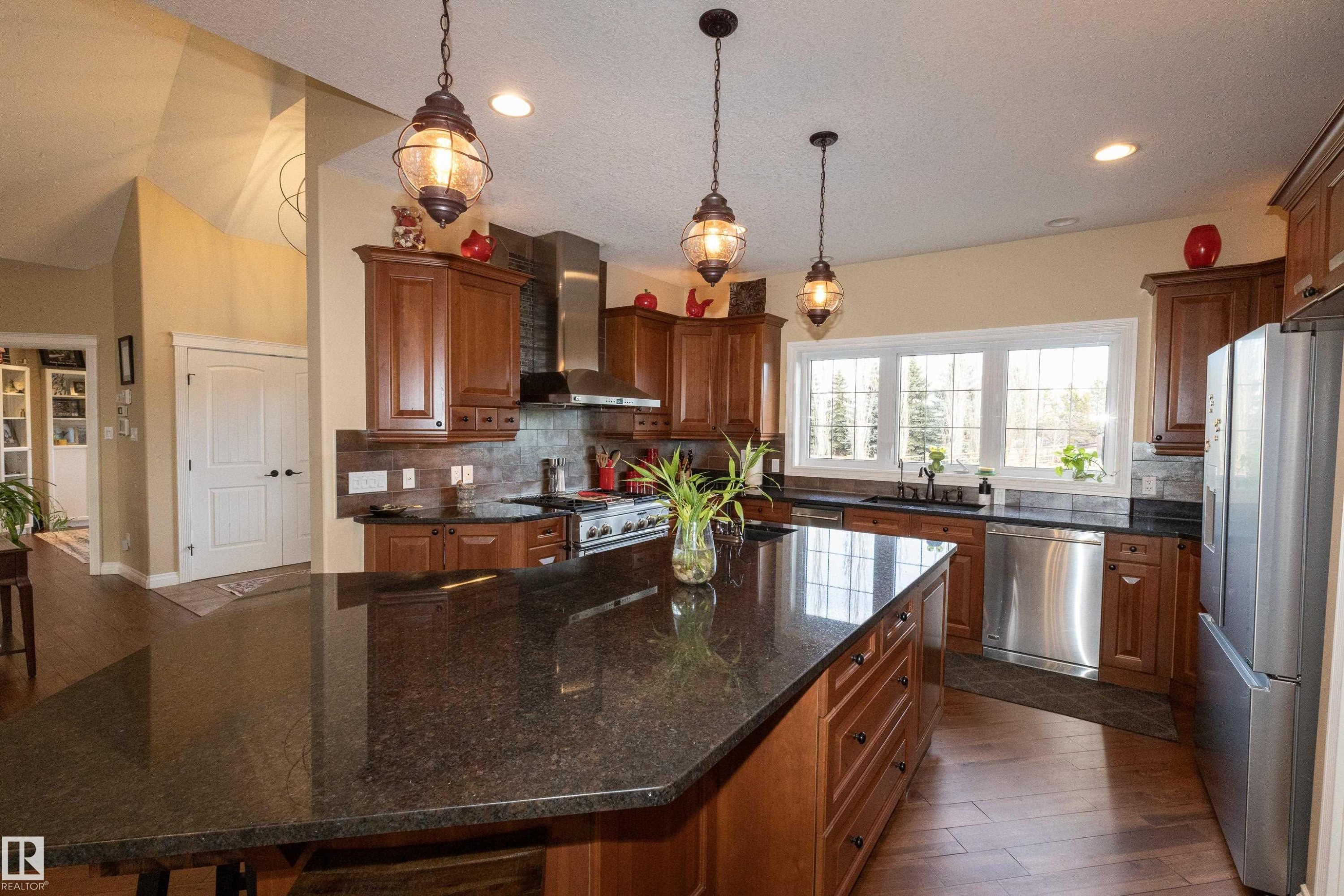 #14 52001 Rge Road 275, Rural Parkland County, AB - Indoor Photo Showing Kitchen With Upgraded Kitchen