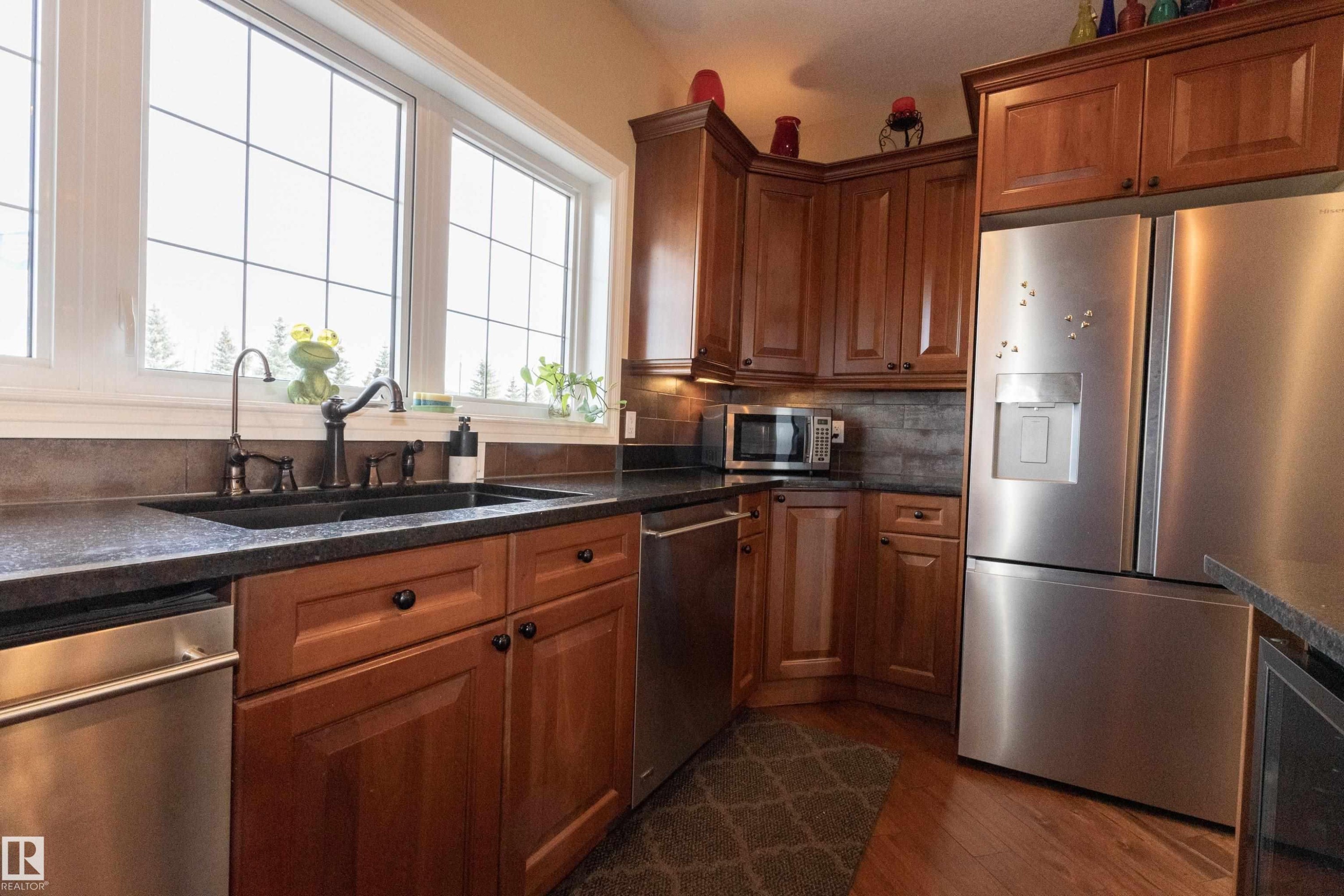 #14 52001 Rge Road 275, Rural Parkland County, AB - Indoor Photo Showing Kitchen With Double Sink