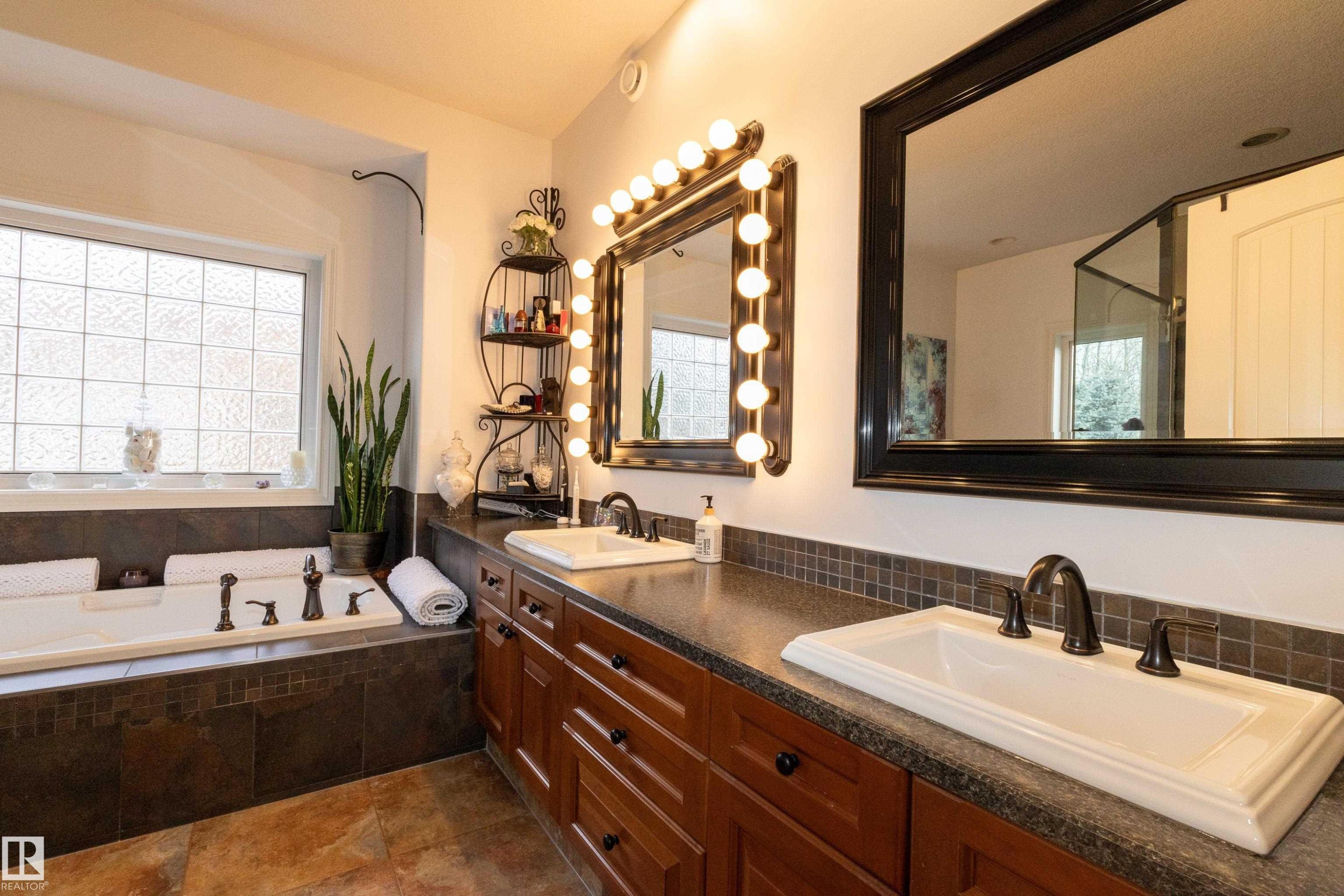 #14 52001 Rge Road 275, Rural Parkland County, AB - Indoor Photo Showing Bathroom