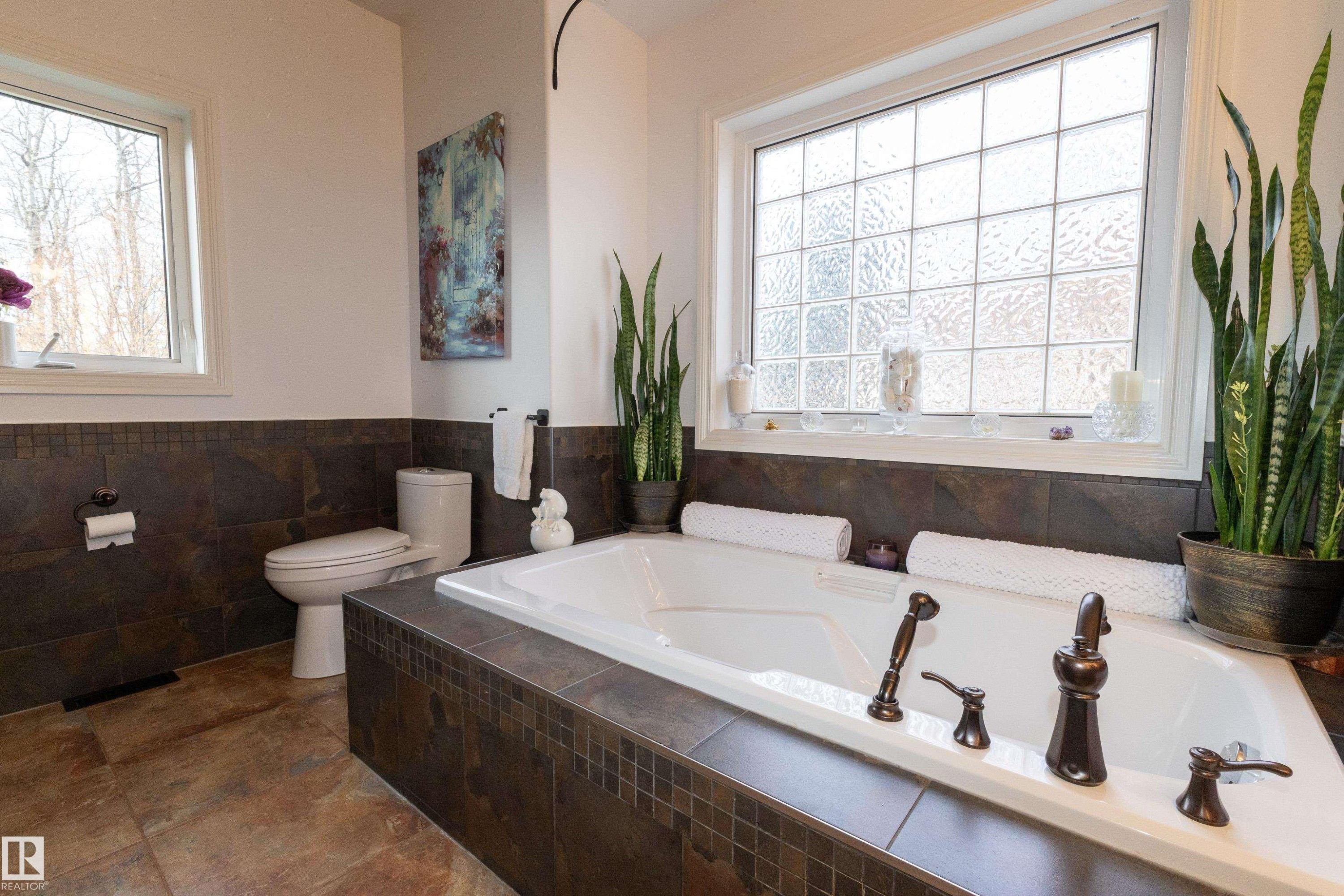 #14 52001 Rge Road 275, Rural Parkland County, AB - Indoor Photo Showing Bathroom