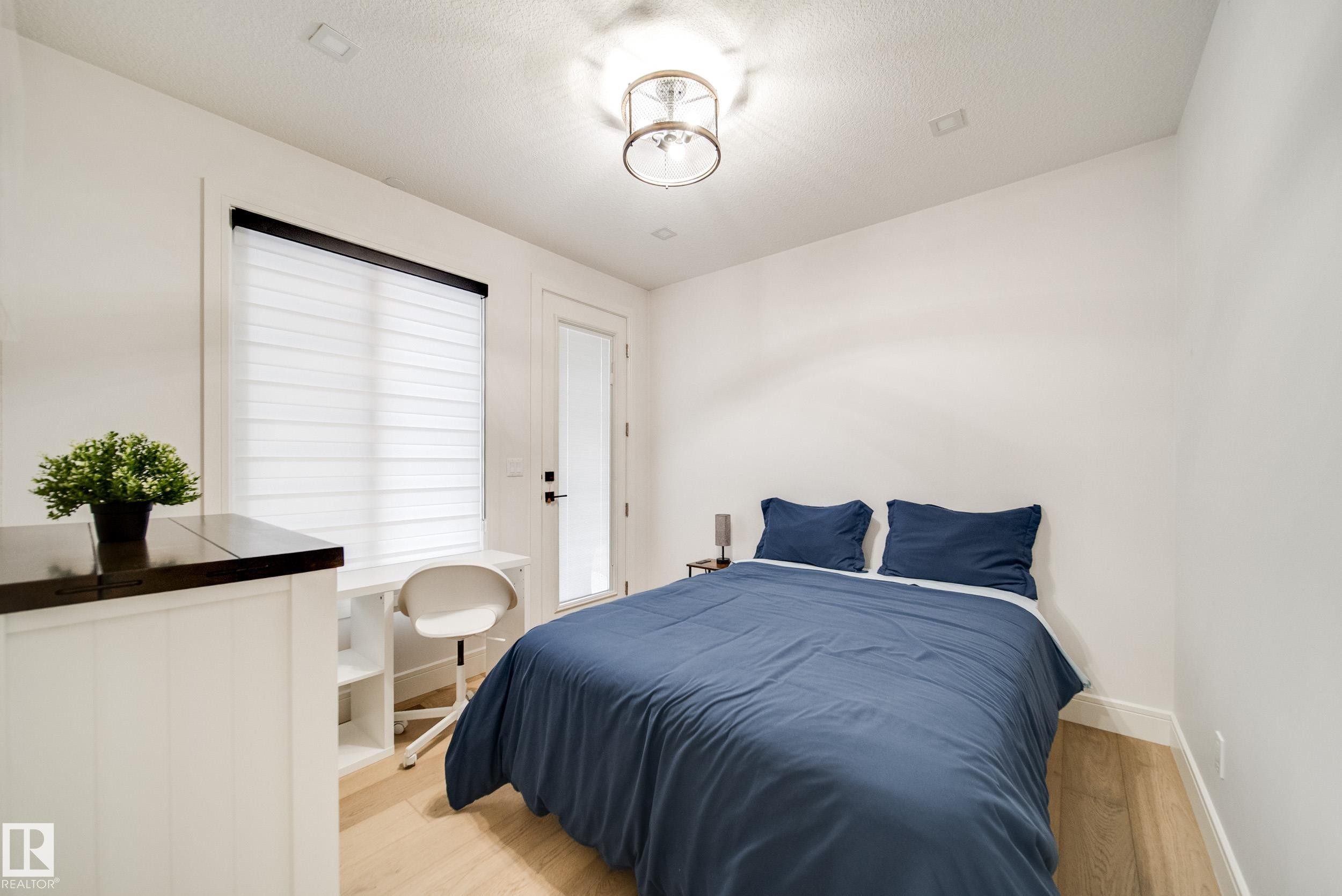 4416 Suzanna Crescent, Edmonton, AB - Indoor Photo Showing Bedroom