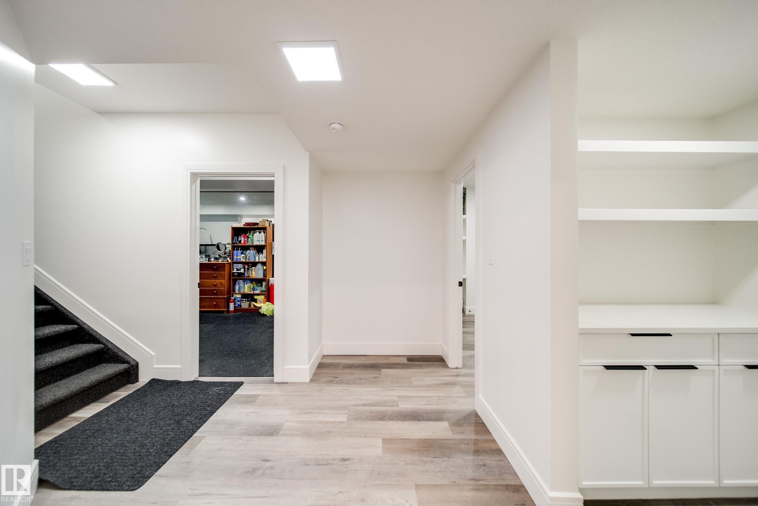 4416 Suzanna Crescent, Edmonton, AB - Indoor Photo Showing Other Room