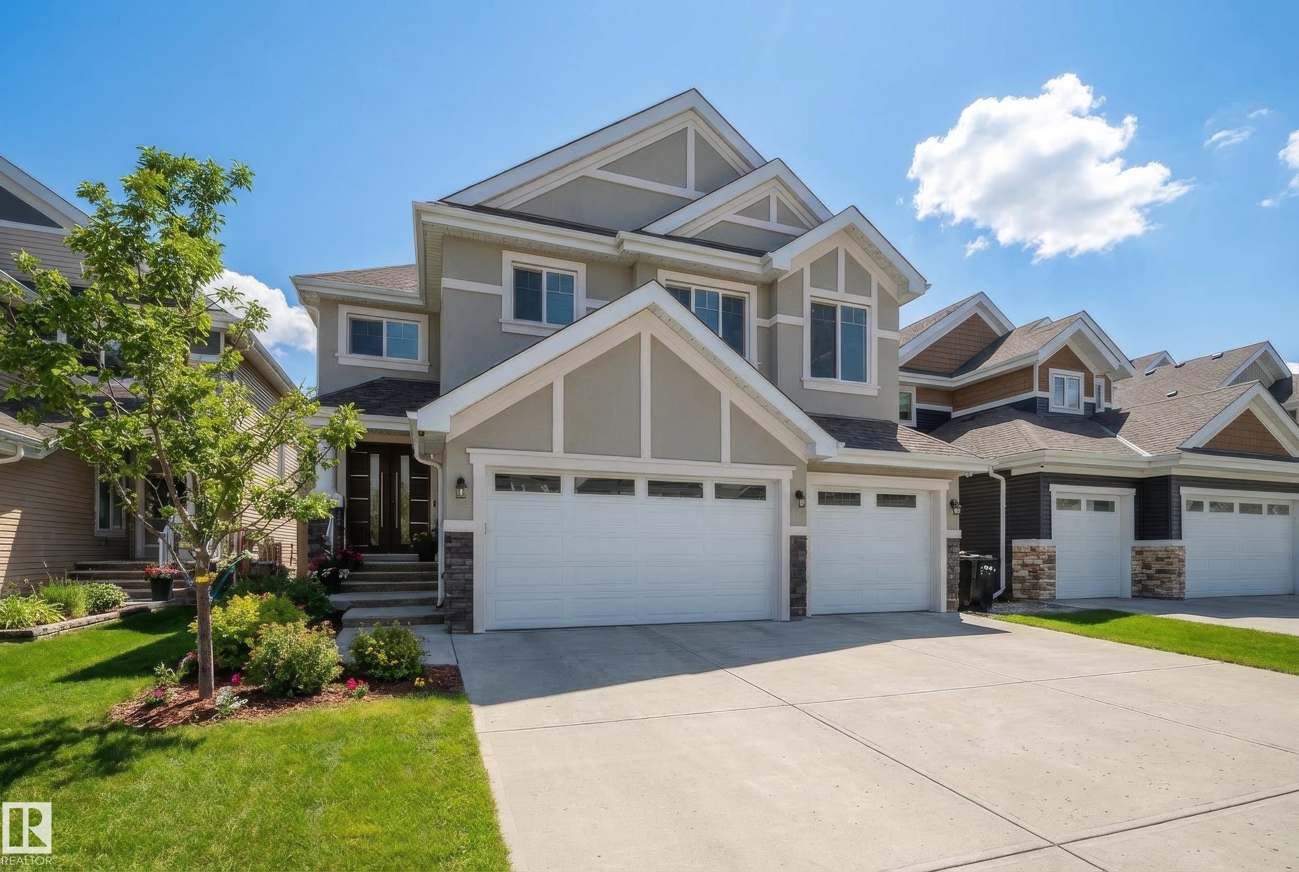 4416 Suzanna Crescent, Edmonton, AB - Outdoor With Facade