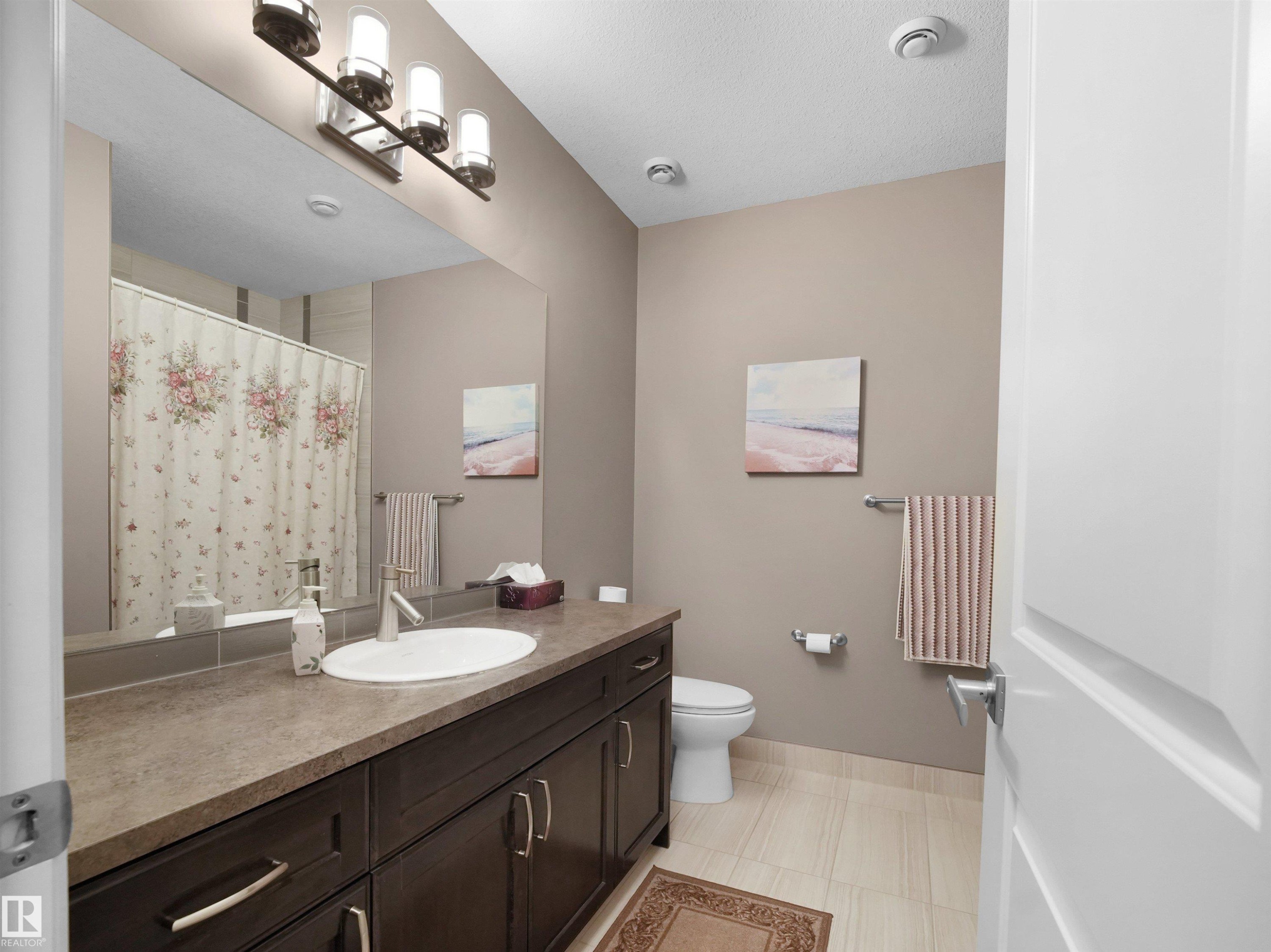 3509 West Place, Edmonton, AB - Indoor Photo Showing Bathroom