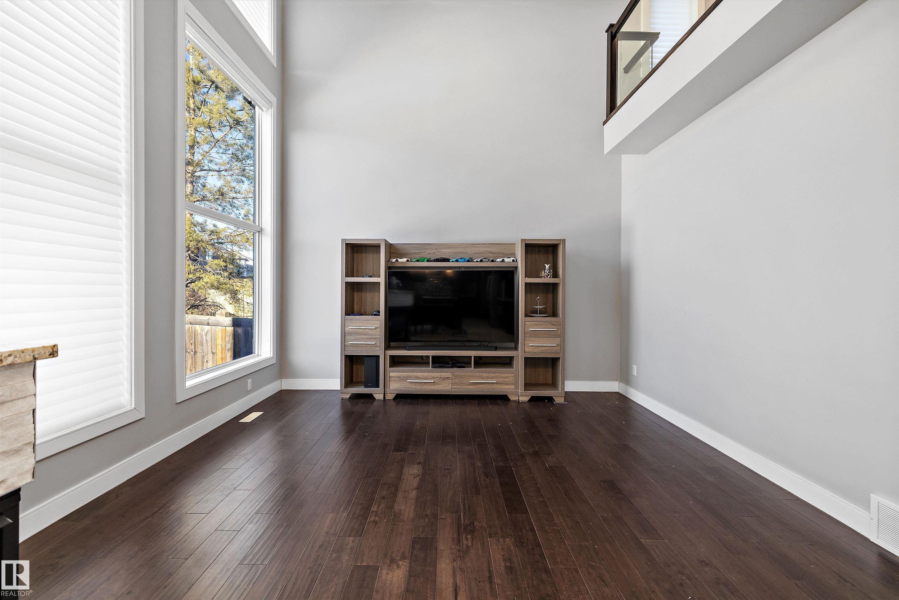 1339 Adamson Drive, Edmonton, AB - Indoor