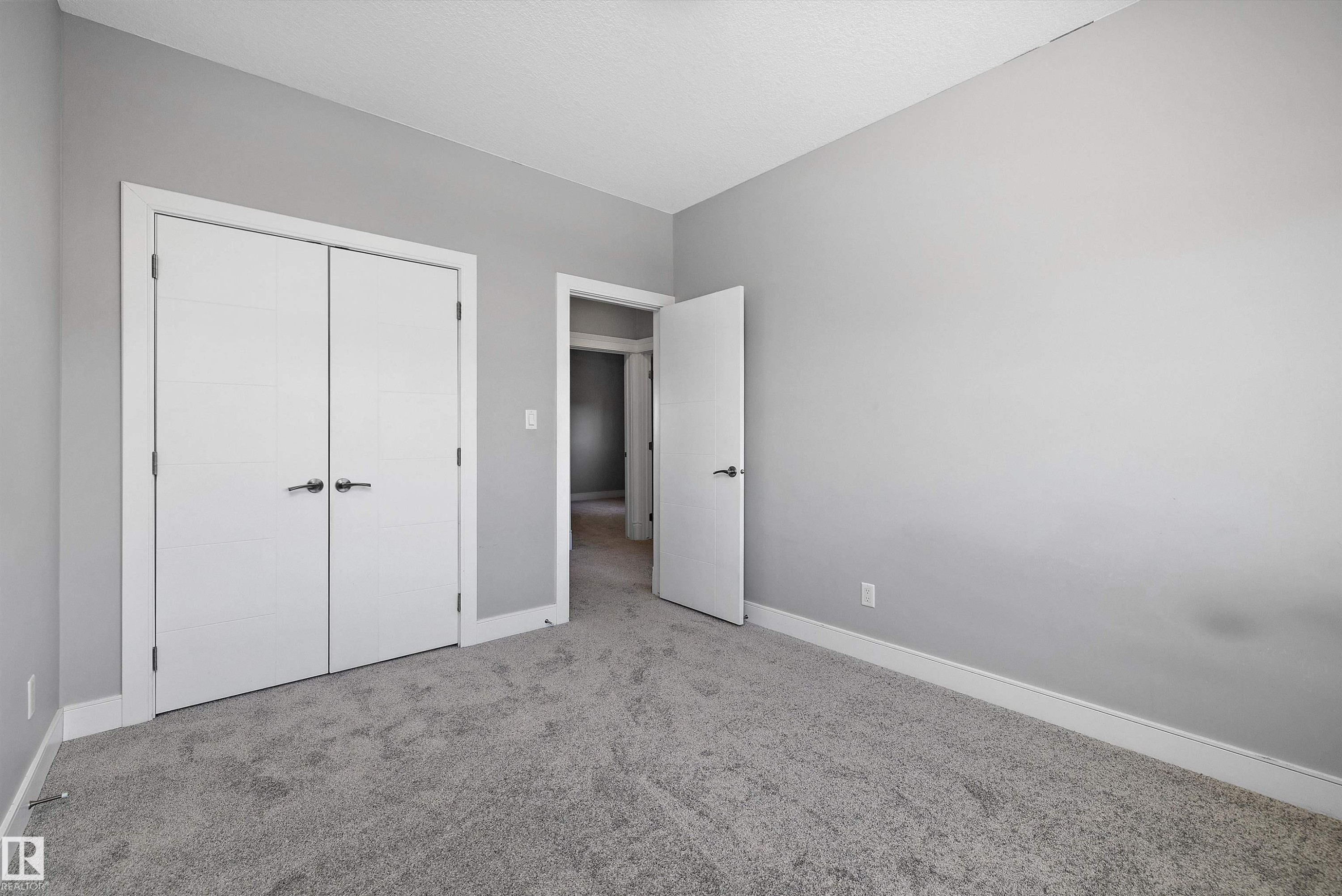 1339 Adamson Drive, Edmonton, AB - Indoor Photo Showing Other Room