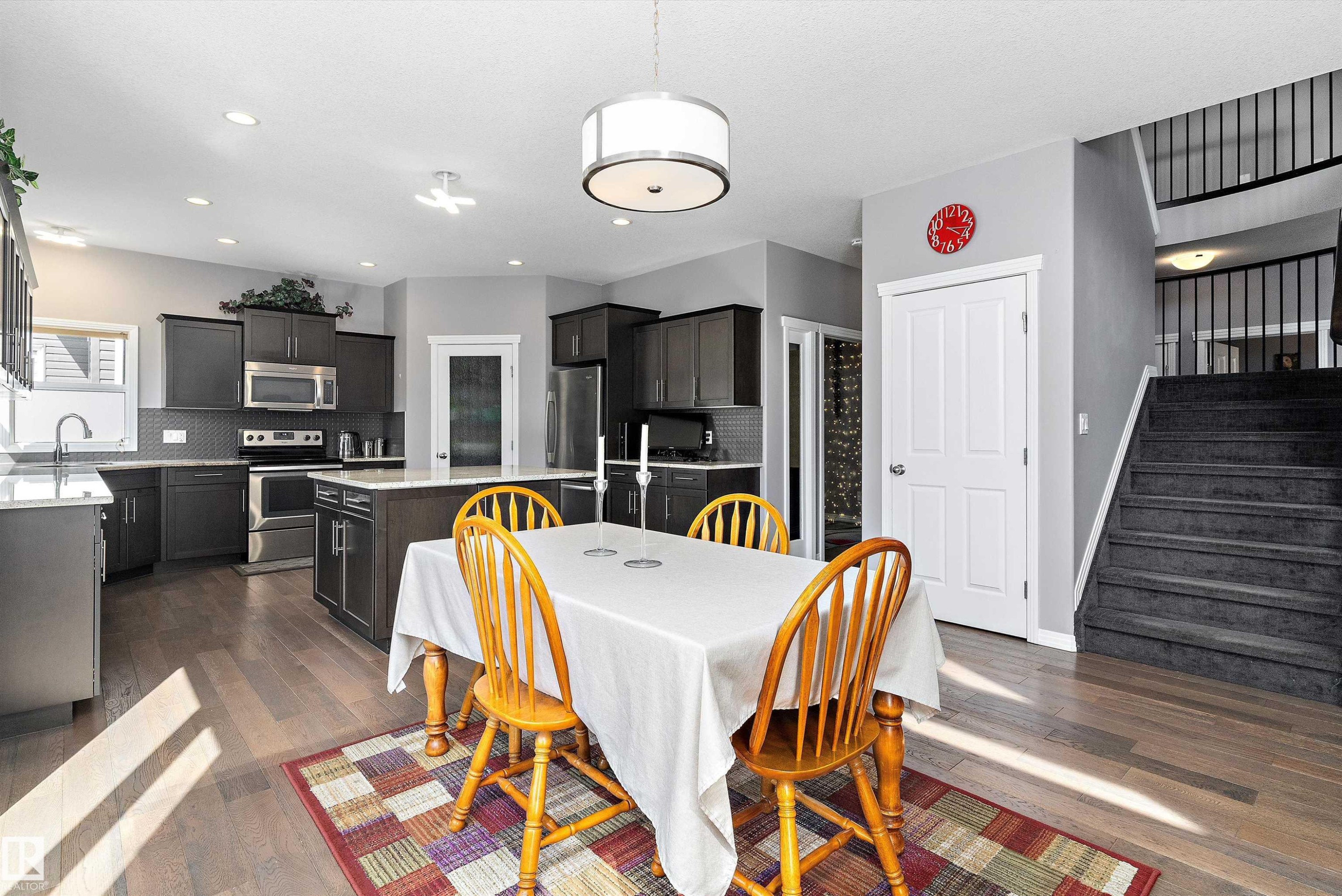 1325 Adamson Drive, Edmonton, AB - Indoor