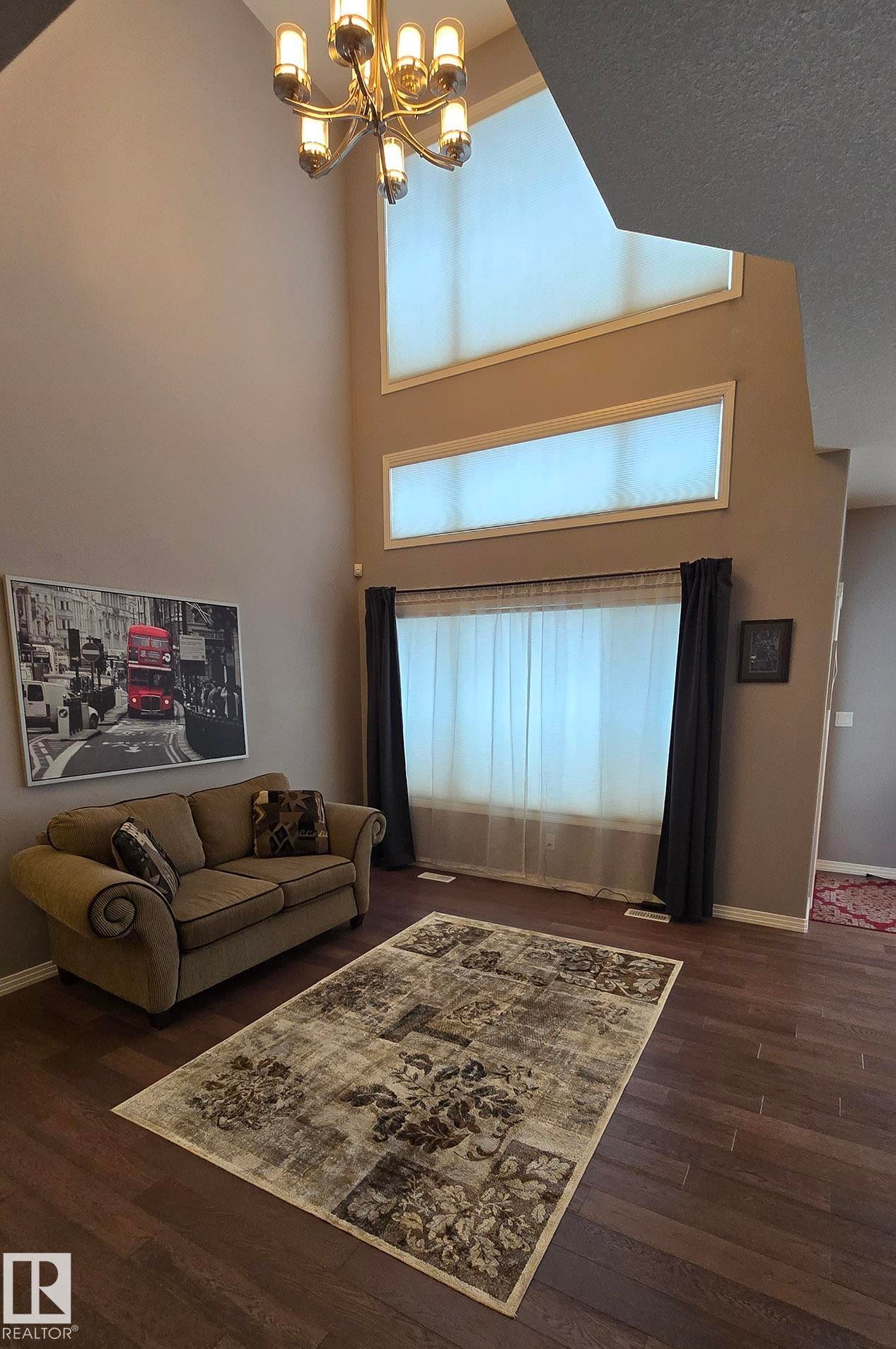 1325 Adamson Drive, Edmonton, AB - Indoor Photo Showing Other Room