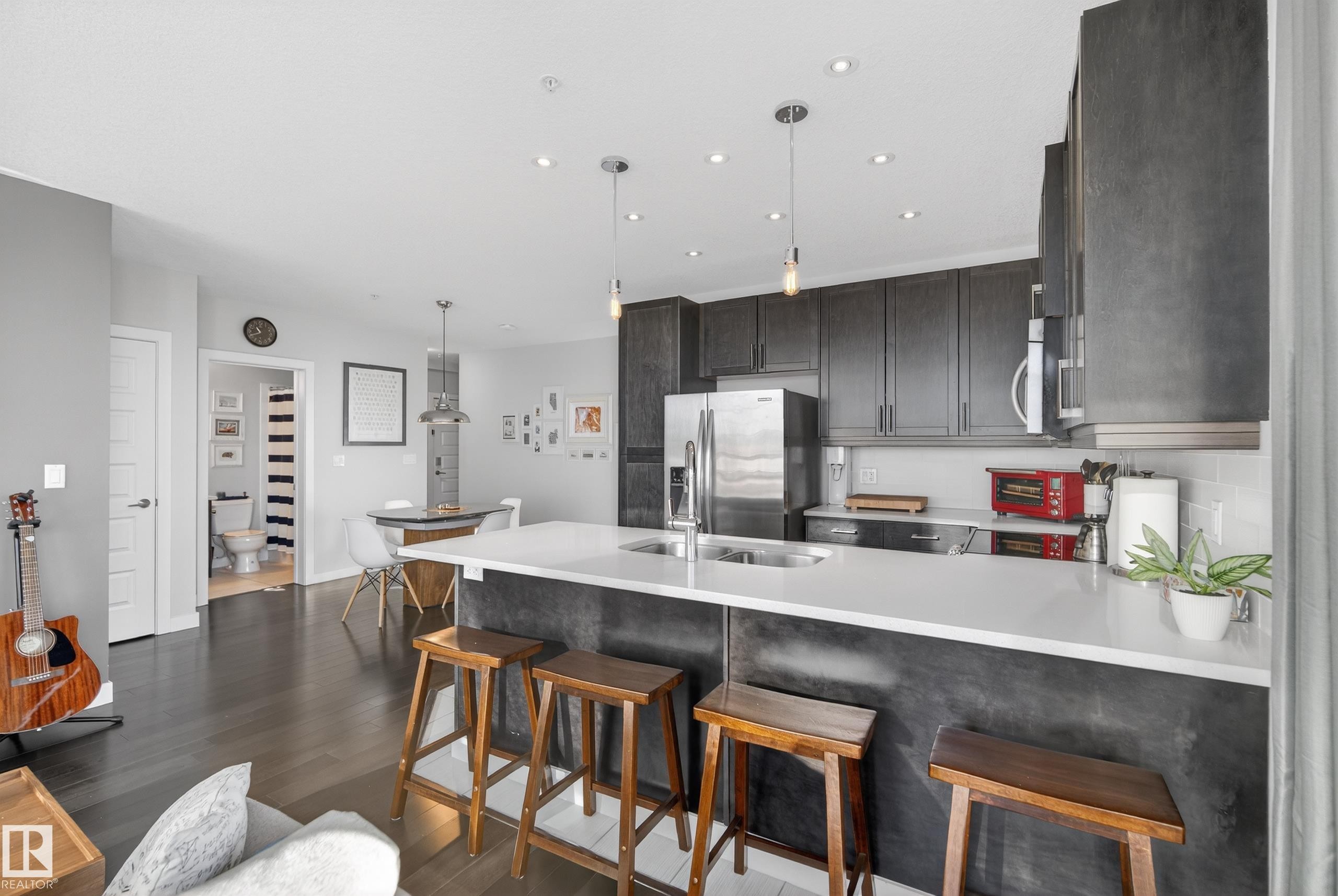 201 5151 Windermere Boulevard, Edmonton, AB - Indoor Photo Showing Kitchen With Upgraded Kitchen
