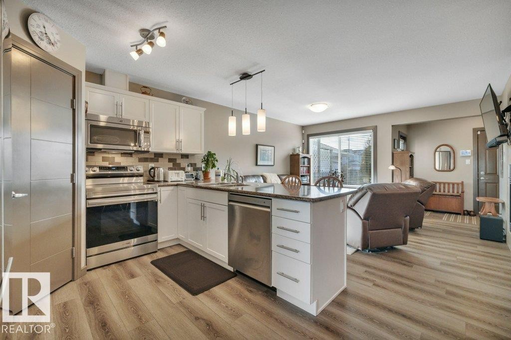497 Chappelle Drive, Edmonton, AB - Indoor Photo Showing Kitchen With Stainless Steel Kitchen